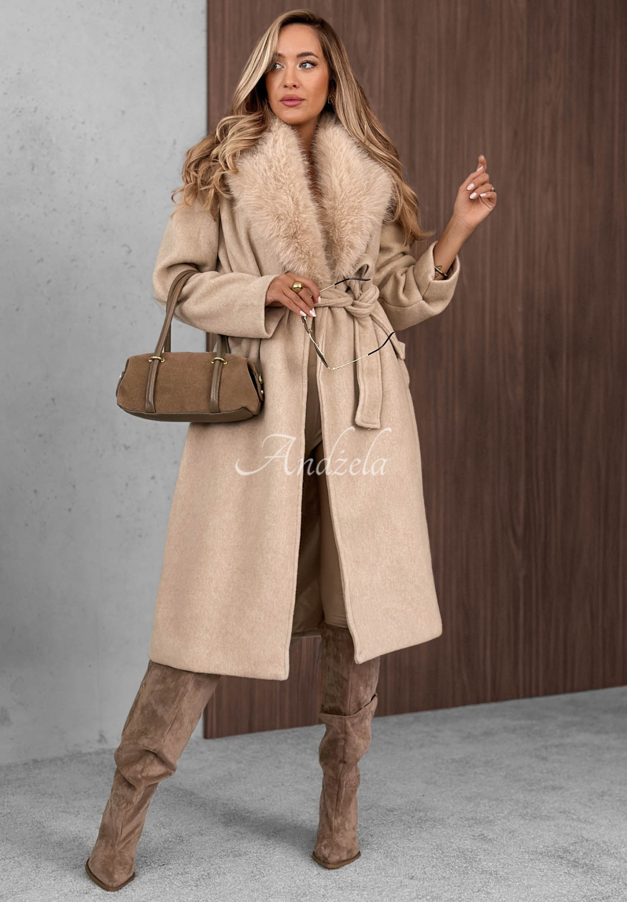 Langer Mantel mit Fellbesatz und Wollanteil Clouded Reverie Beige