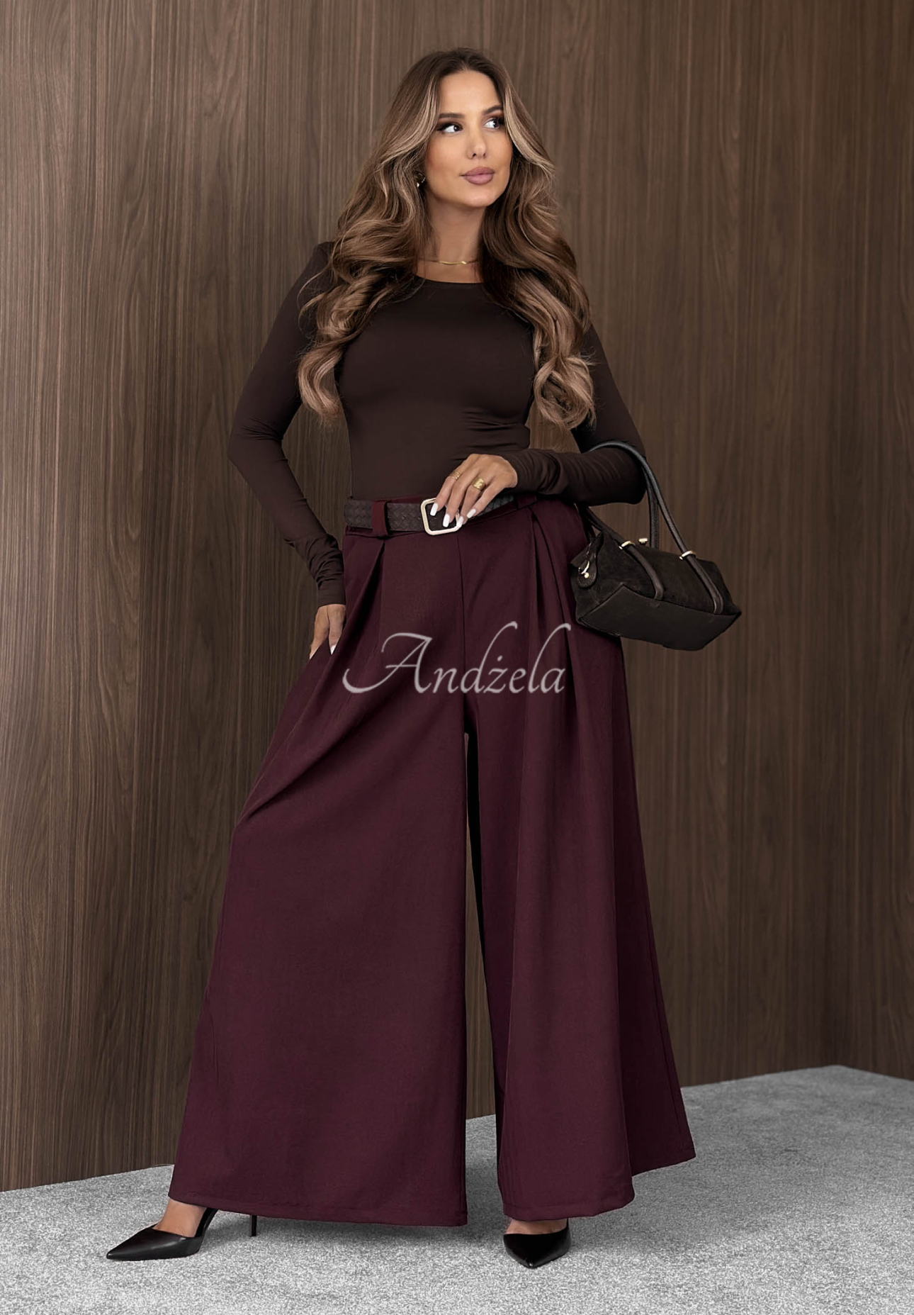 Weit geschnittene Stoffhose mit Gürtel Simple Elegance Burgunderrot