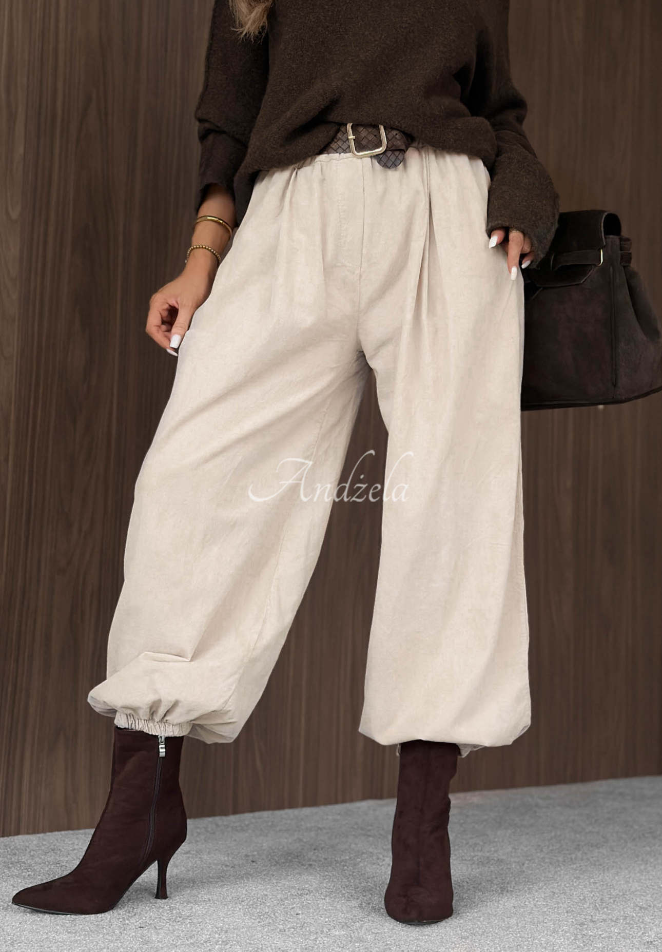 Jogginghose aus Baumwoll-Cord mit Gürtel Simple Edit Beige