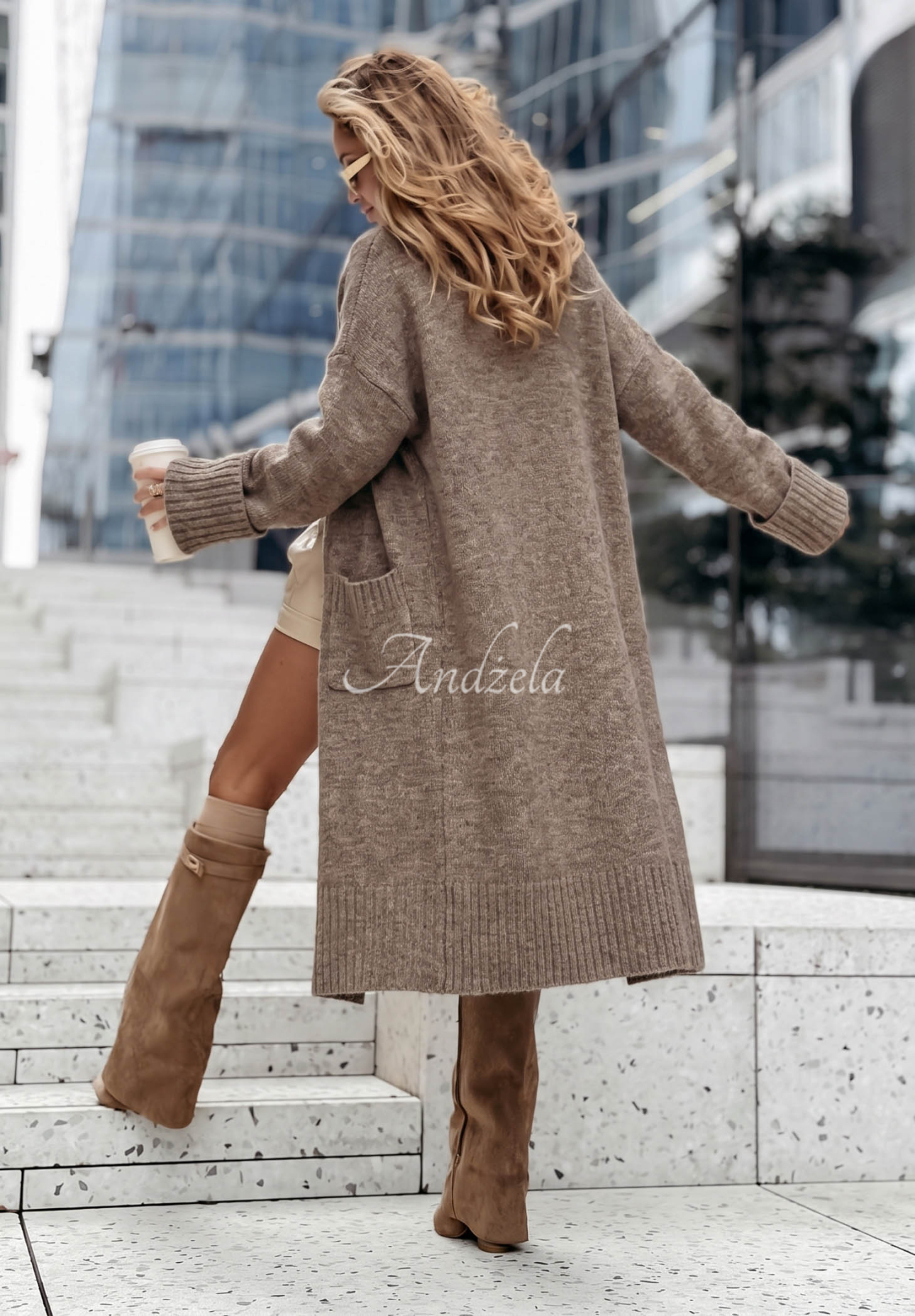 Lange oversized Strickjacke mit Taschen Marbelio Mokkafarben