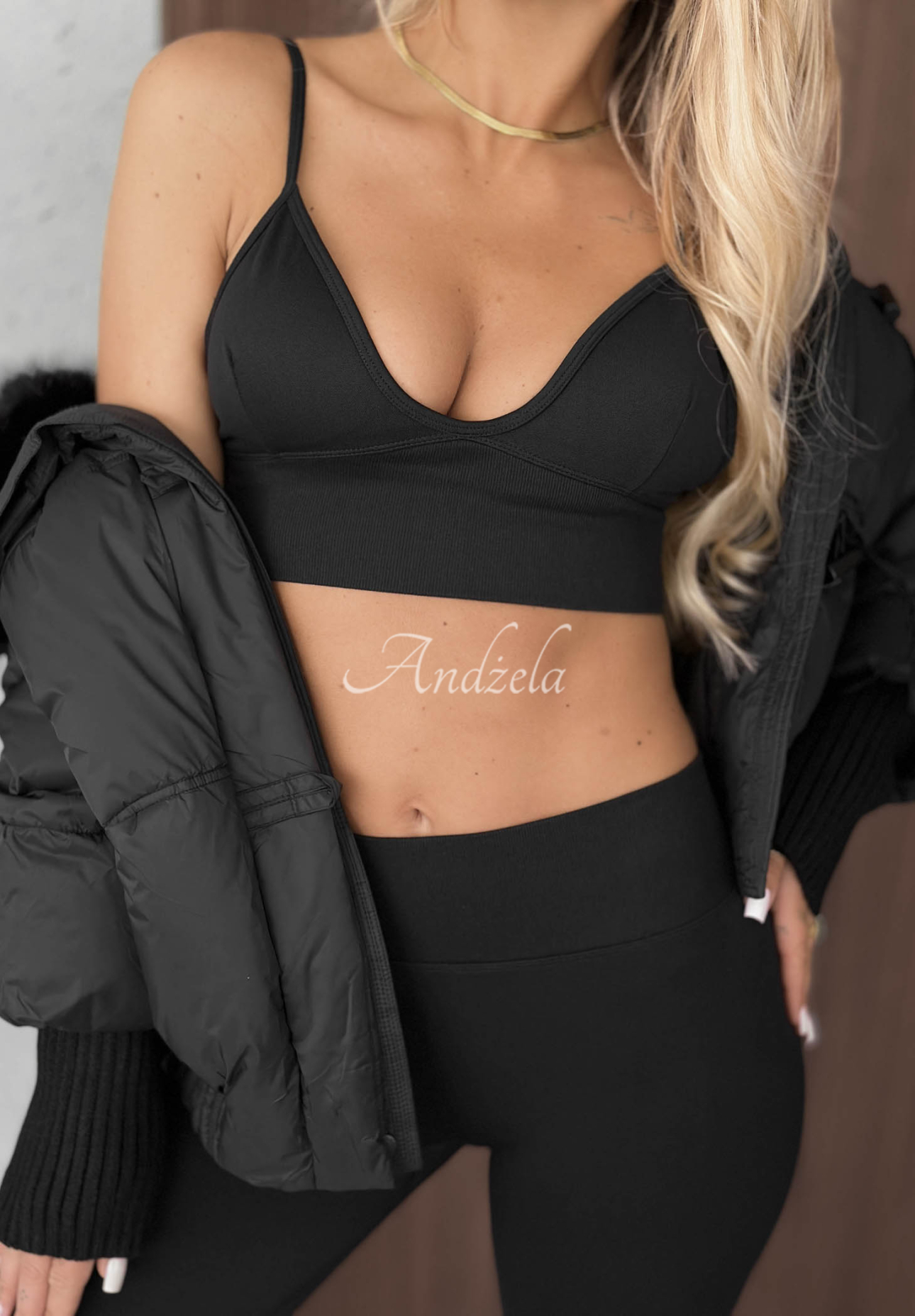 Set: kurzes Top und figurbetonte Leggings Good Company Schwarz