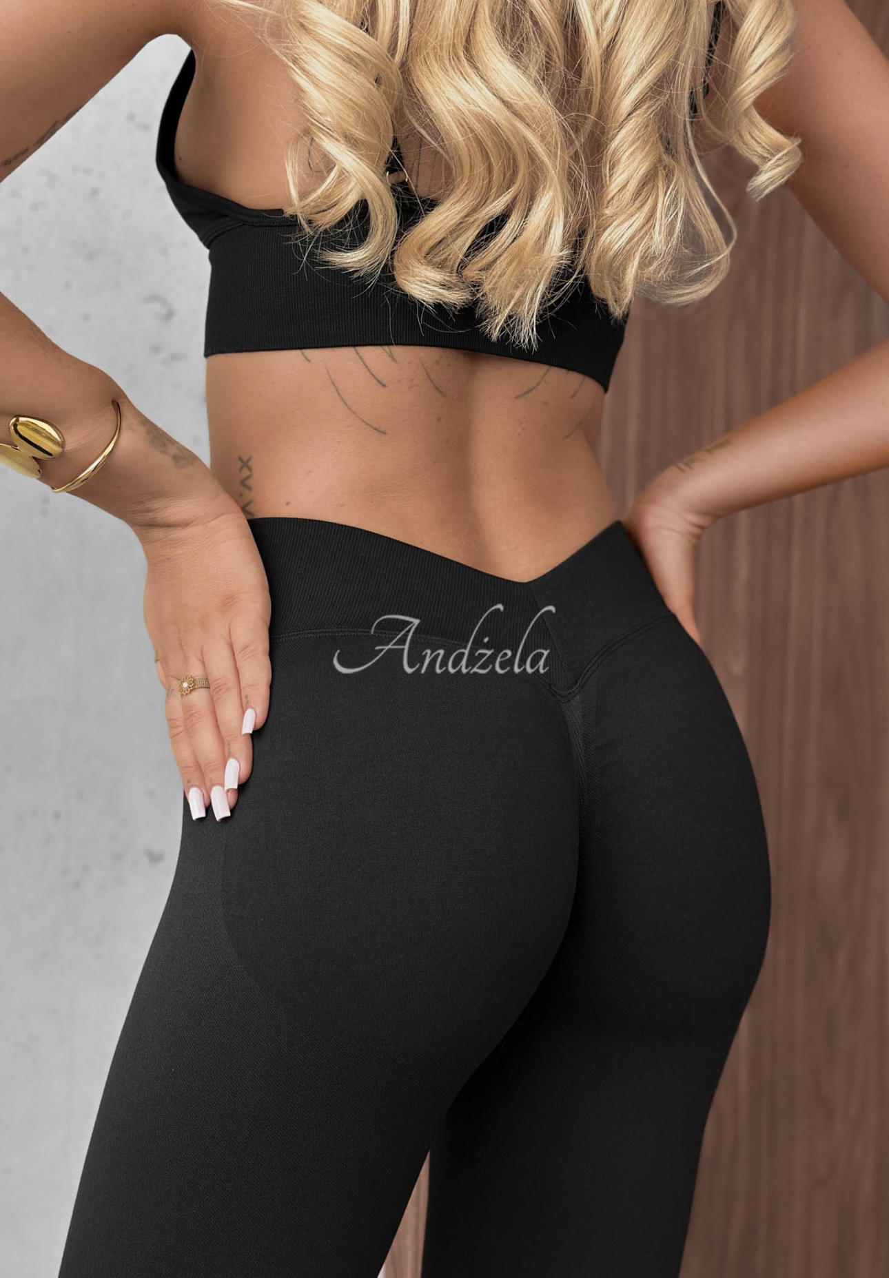 Set: kurzes Top und figurbetonte Leggings Good Company Schwarz