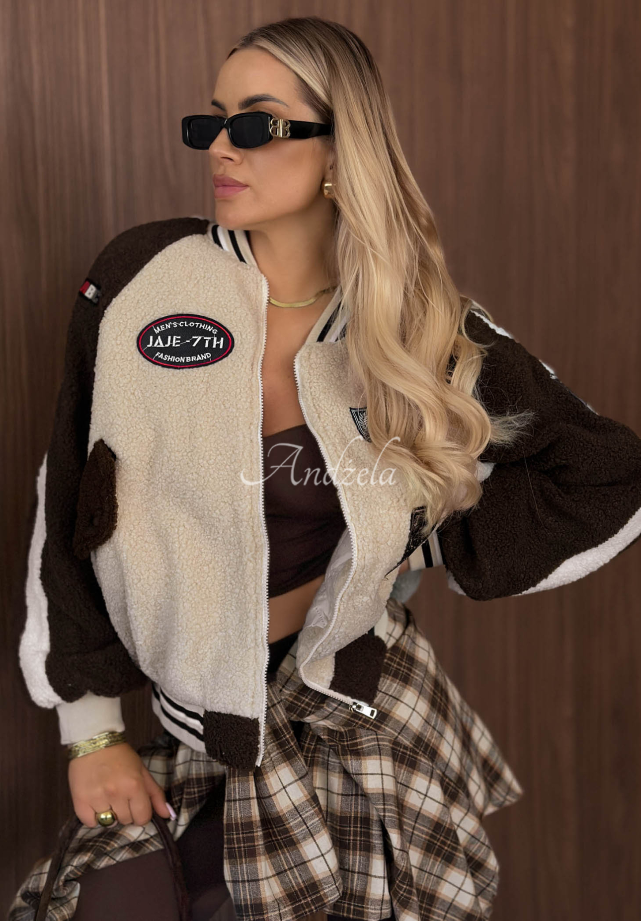 Baseballjacke aus Lammfellimitat mit Aufnähern Caramel Coffee beige-schokoladenbraun