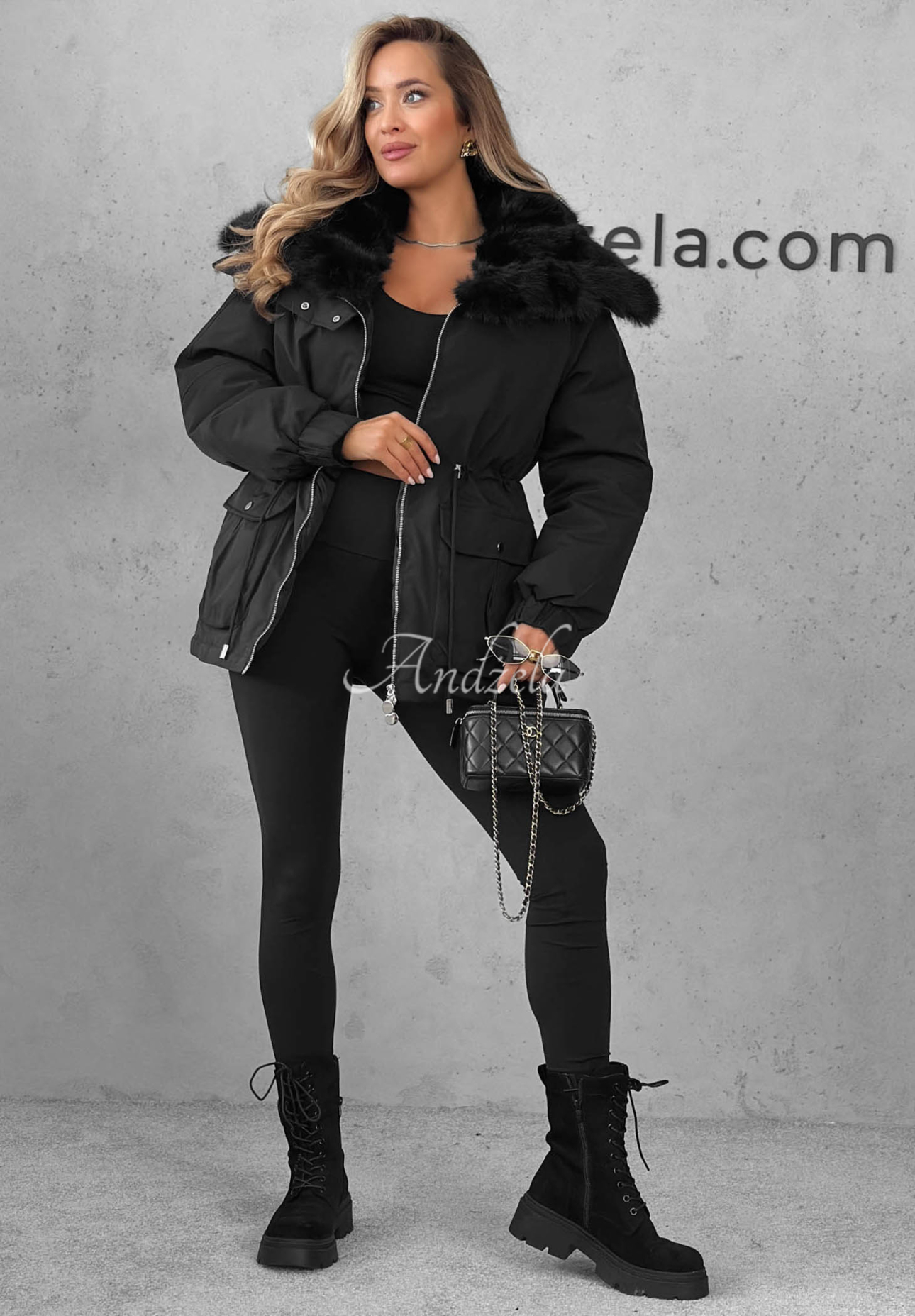 Kurze Parka-Jacke mit Fellimitat Last Chapter Schwarz
