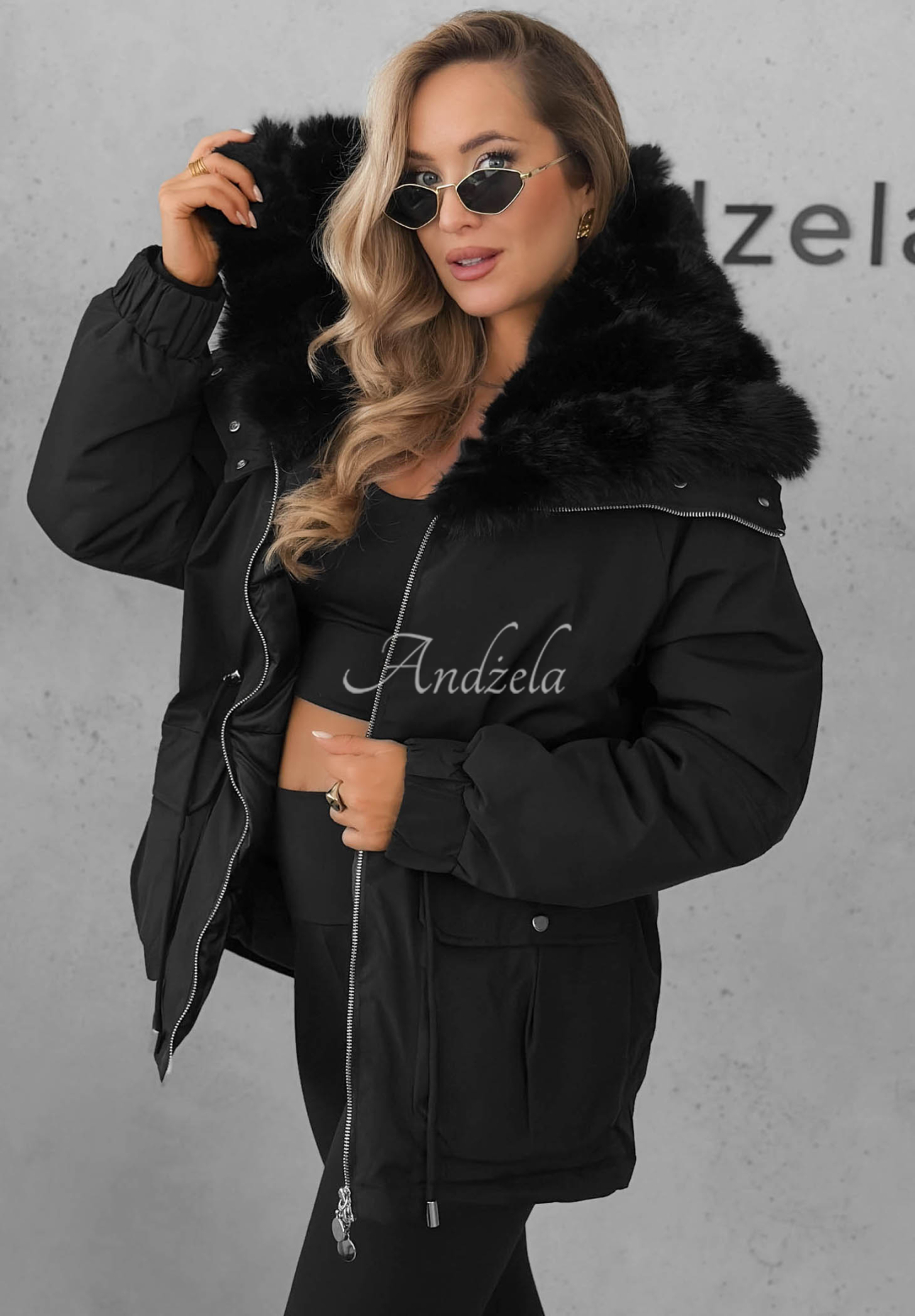 Kurze Parka-Jacke mit Fellimitat Last Chapter Schwarz