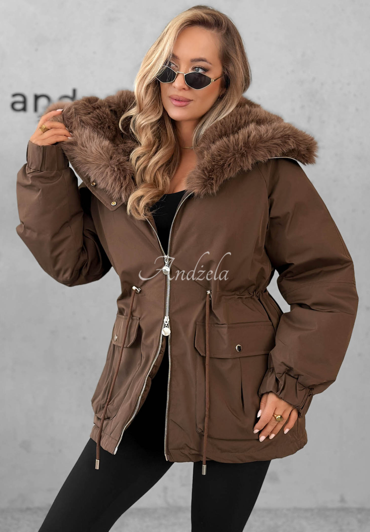 Kurze Parka-Jacke mit Fellimitat Last Chapter Schokoladenbraun