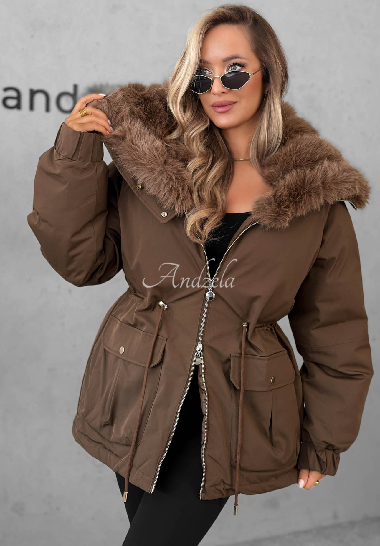 Kurze Parka-Jacke mit Fellimitat Last Chapter Schokoladenbraun