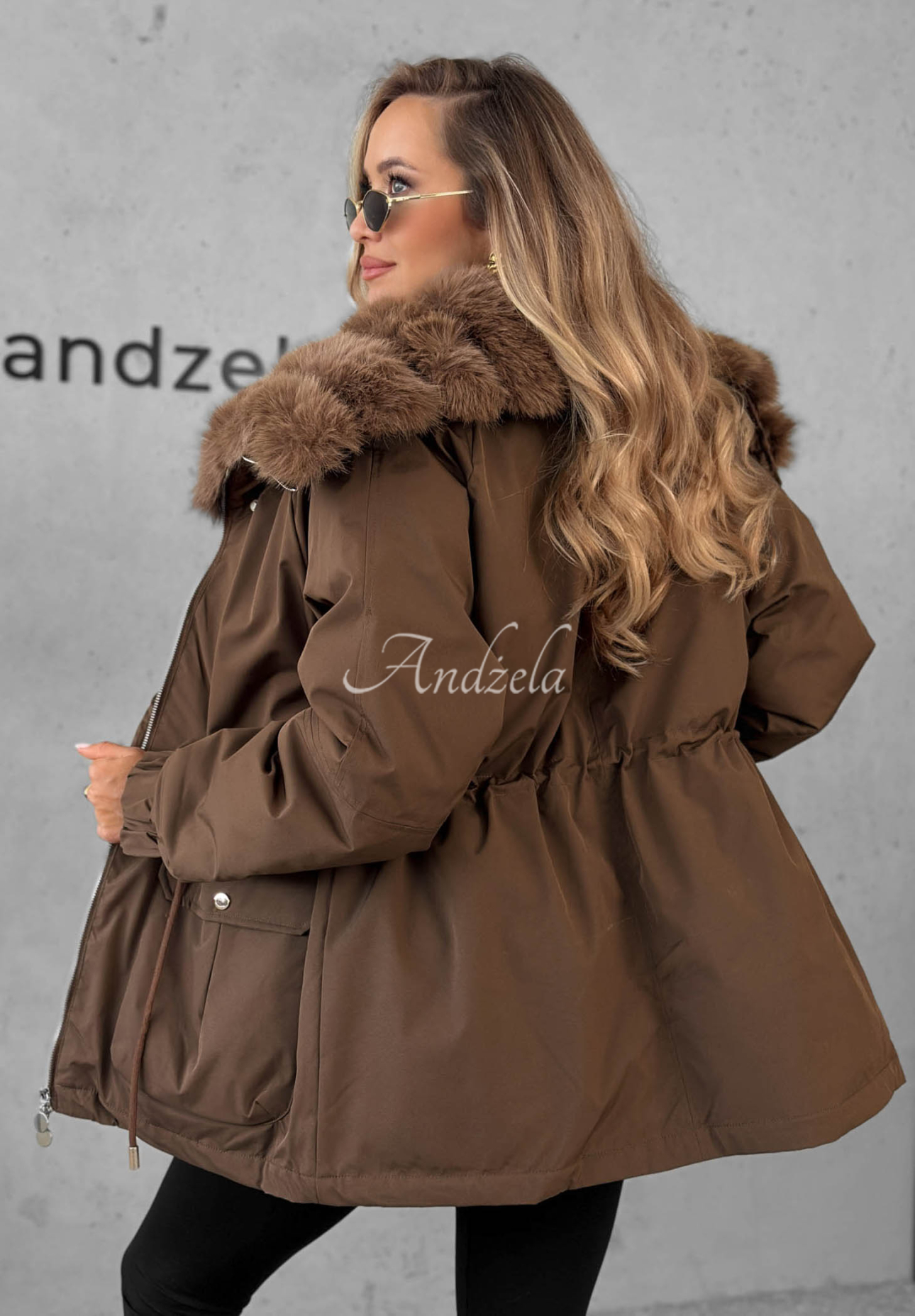 Kurze Parka-Jacke mit Fellimitat Last Chapter Schokoladenbraun