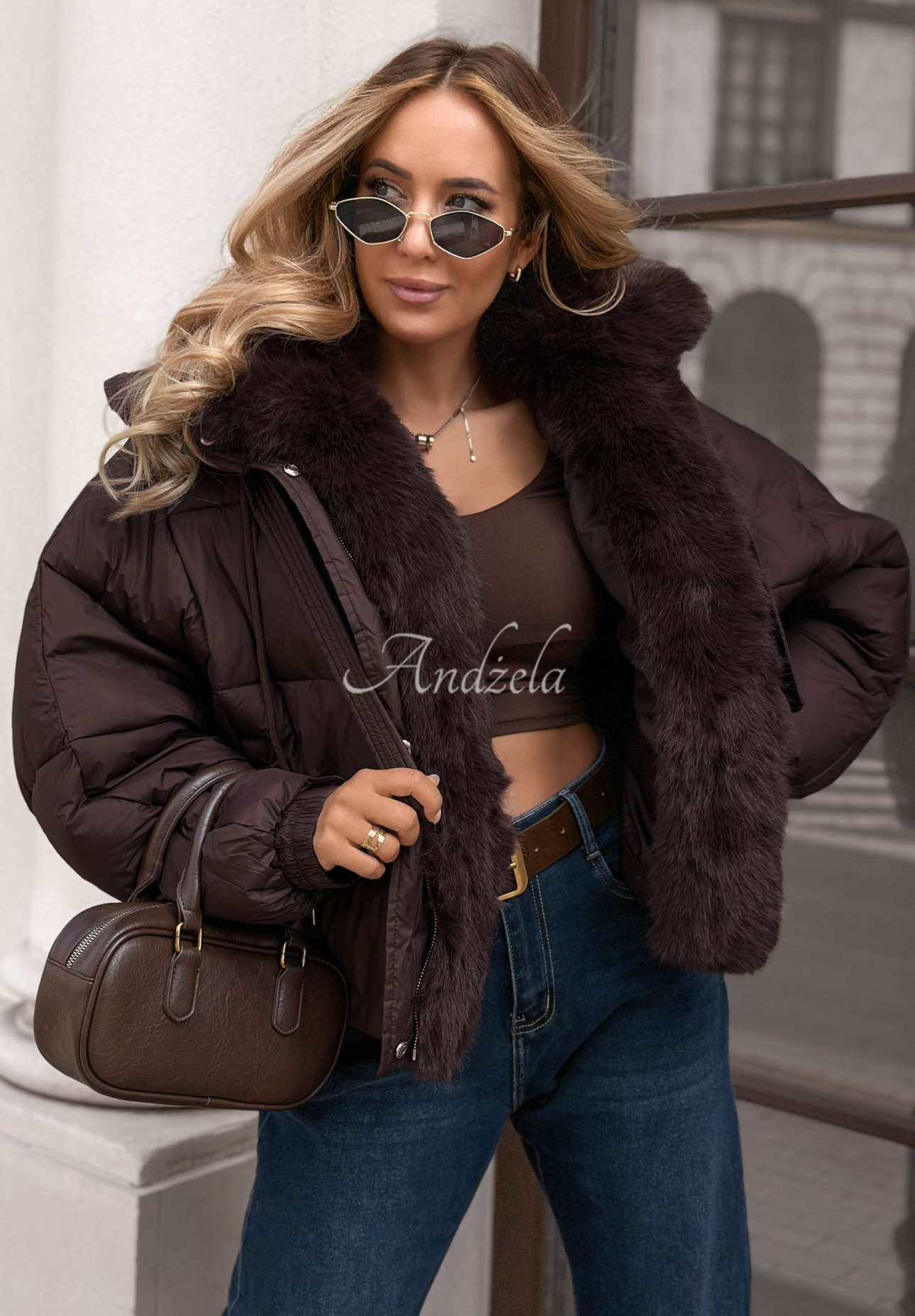 Kurze Steppjacke mit Pelz Frosty Darling dunkles Schokolade