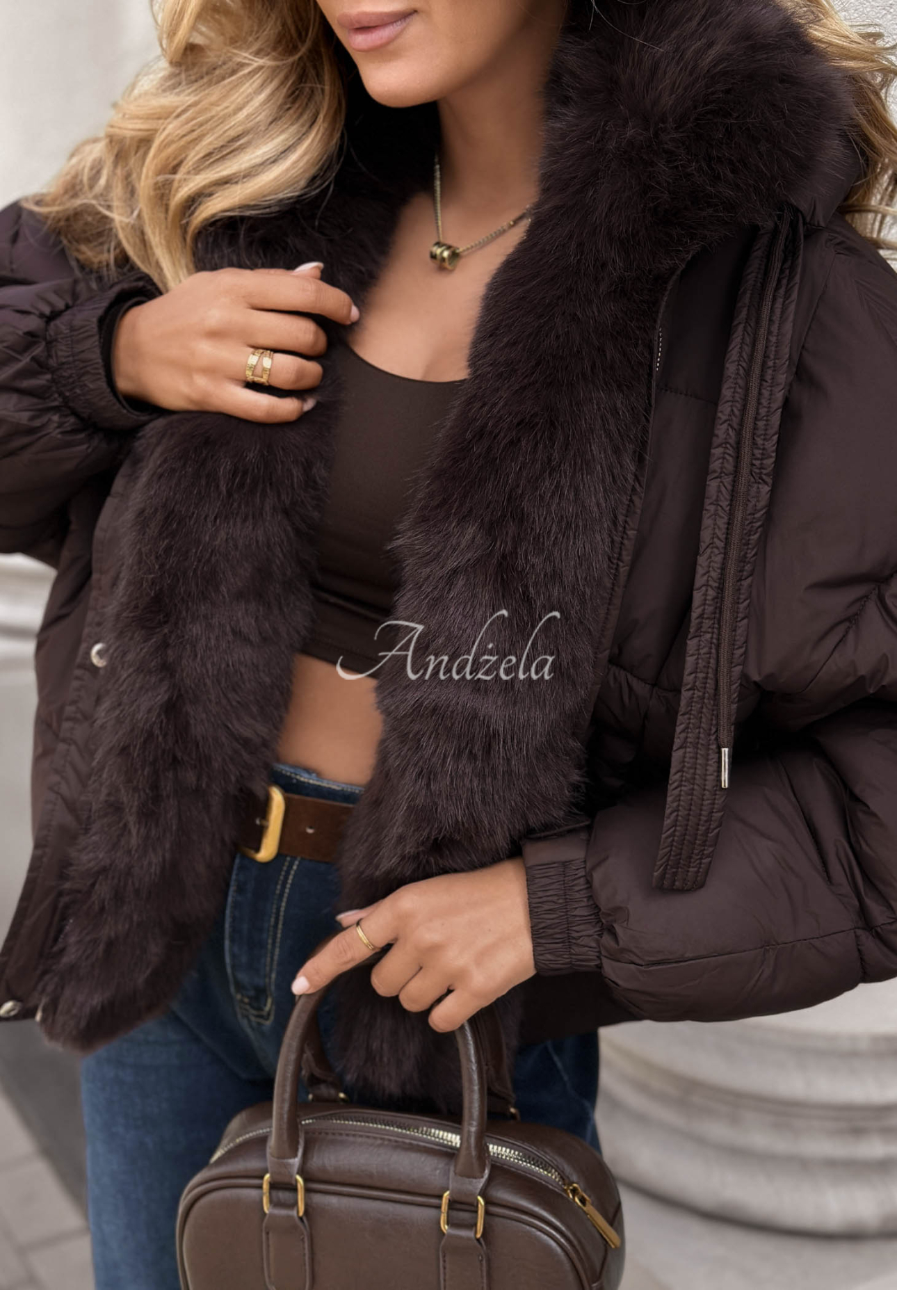 Kurze Steppjacke mit Pelz Frosty Darling dunkles Schokolade