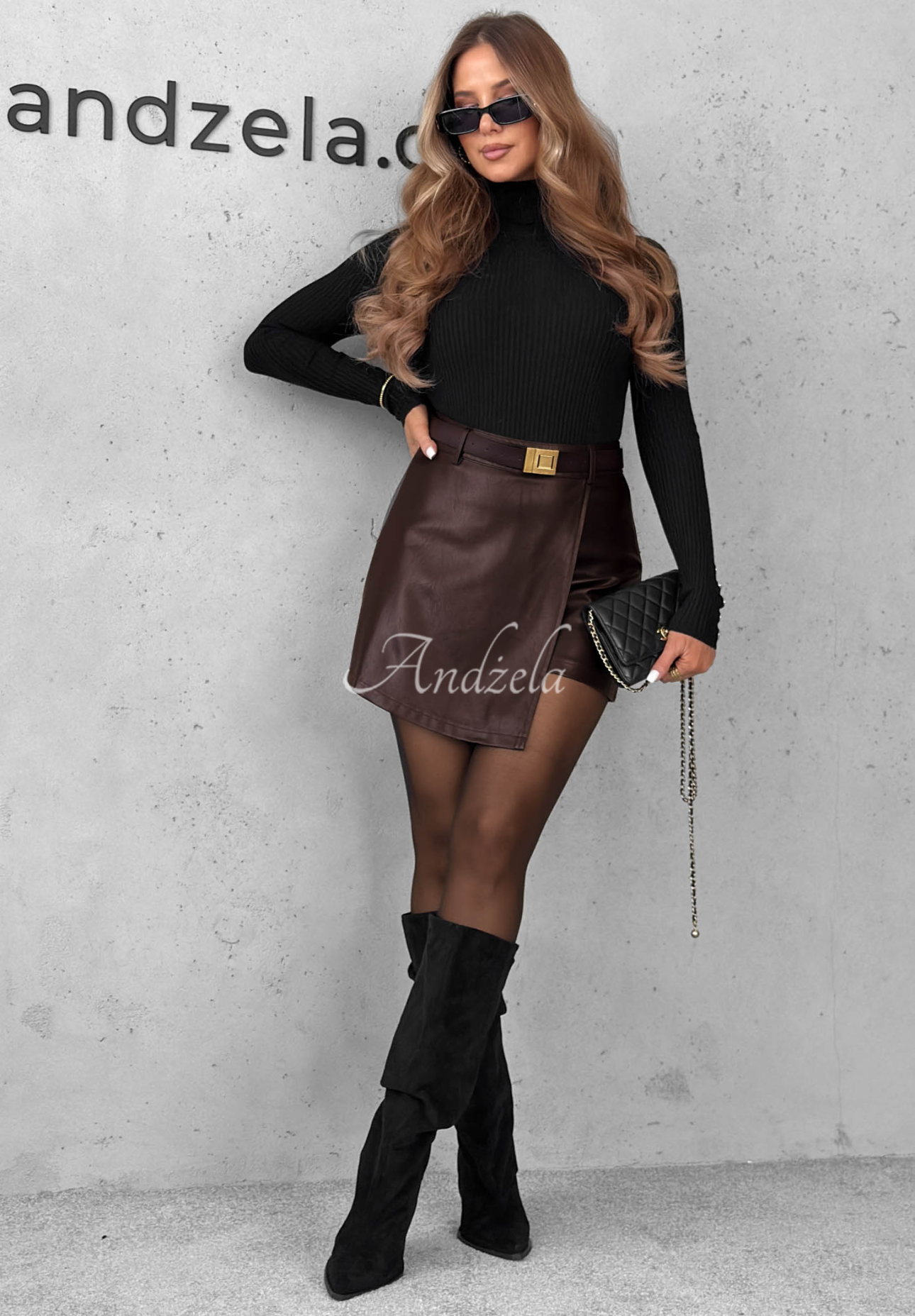 Gerippte Longsleeve-Bluse aus Viskose Seasonal Basic Schwarz