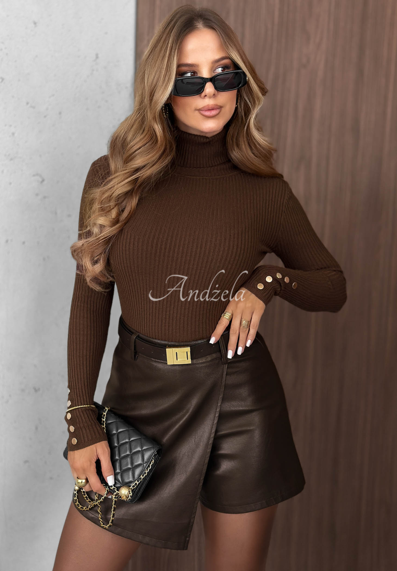 Gerippte Longsleeve-Bluse aus Viskose Seasonal Basic Schokoladenbraun