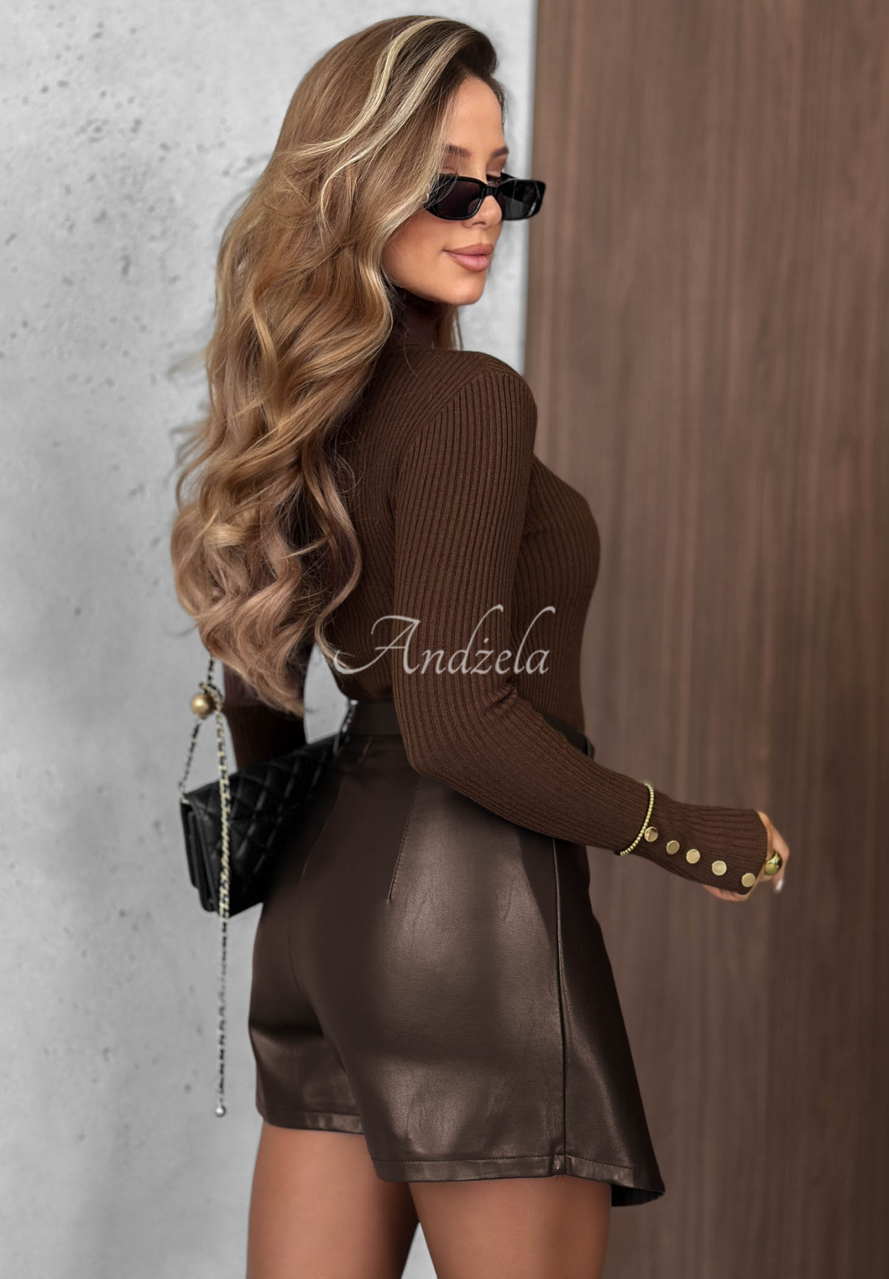 Gerippte Longsleeve-Bluse aus Viskose Seasonal Basic Schokoladenbraun