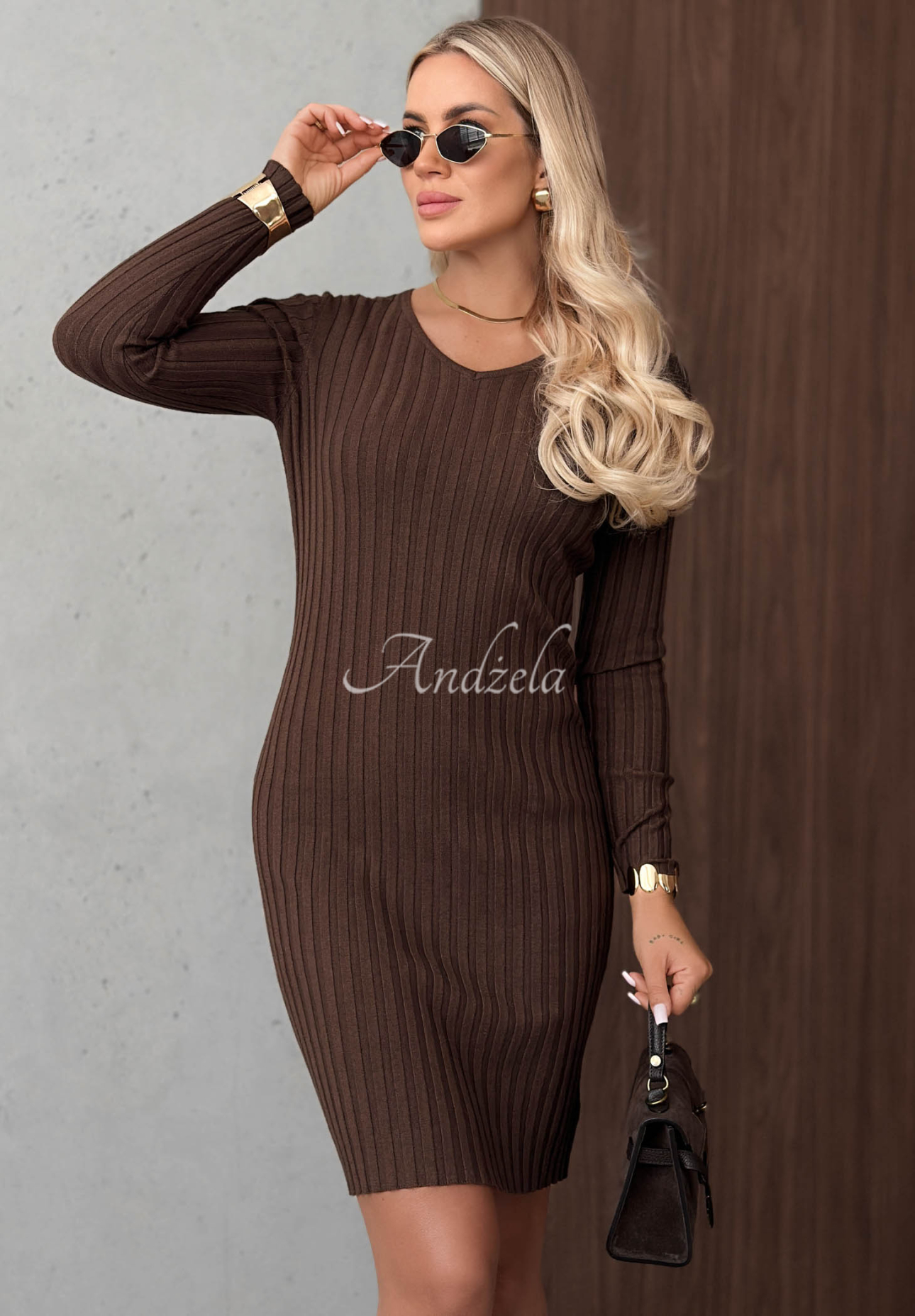 Geripptes Minikleid aus Viskose mit langen Ärmeln und Ausschnitt Lost Romance Schokoladenbraun