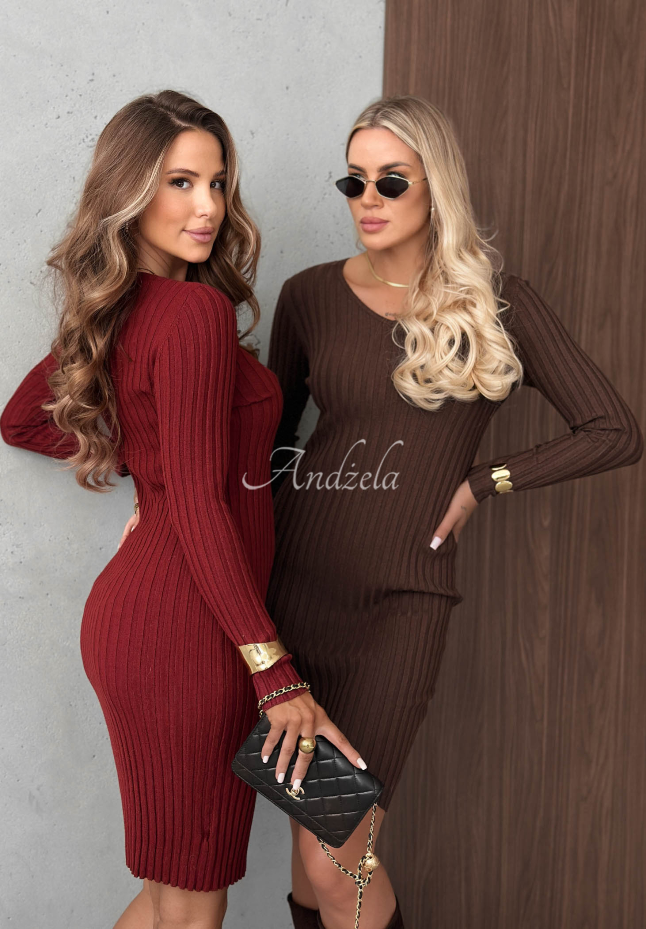 Geripptes Minikleid aus Viskose mit langen Ärmeln und Ausschnitt Lost Romance Schokoladenbraun