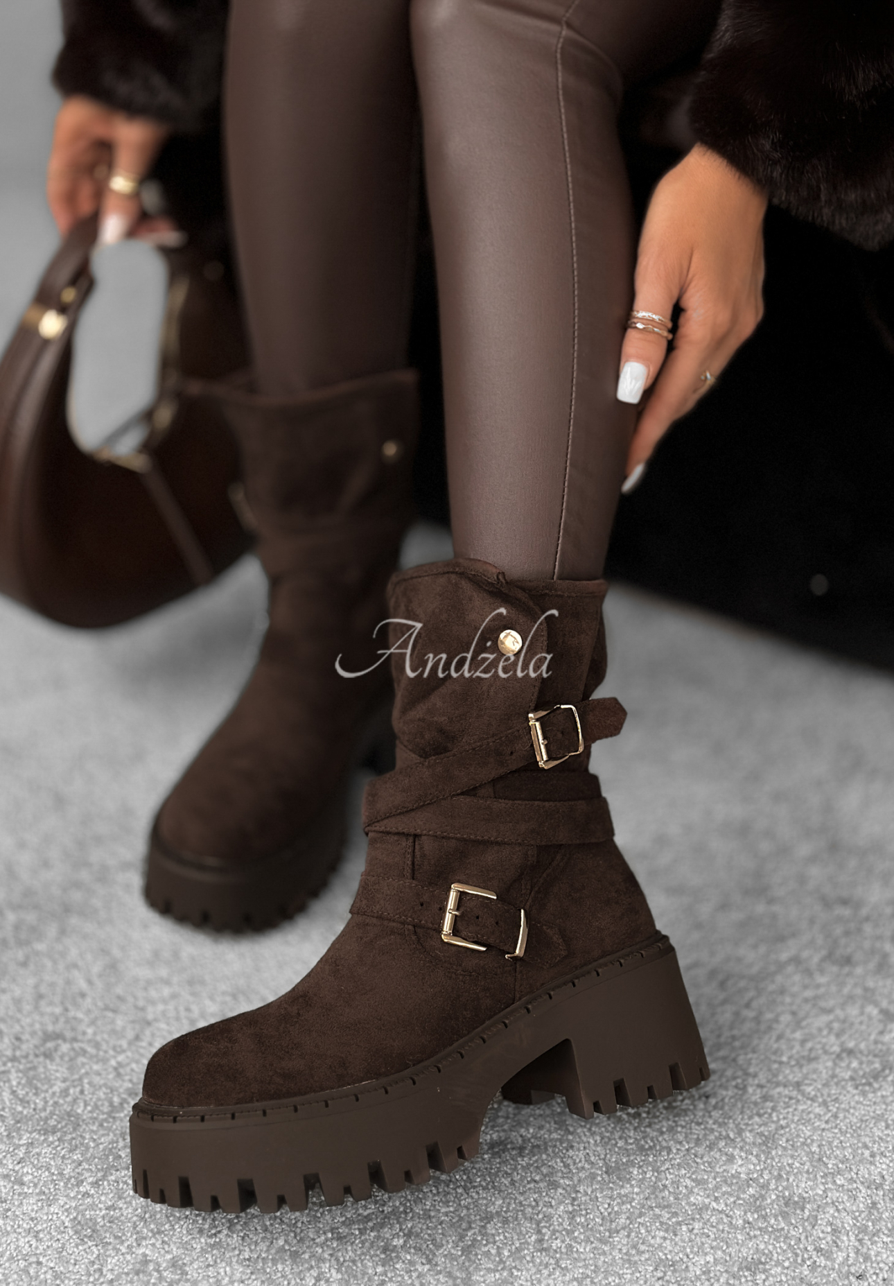 Wildleder Stiefeletten mit Schnallen Warm Ember Schokoladenbraun