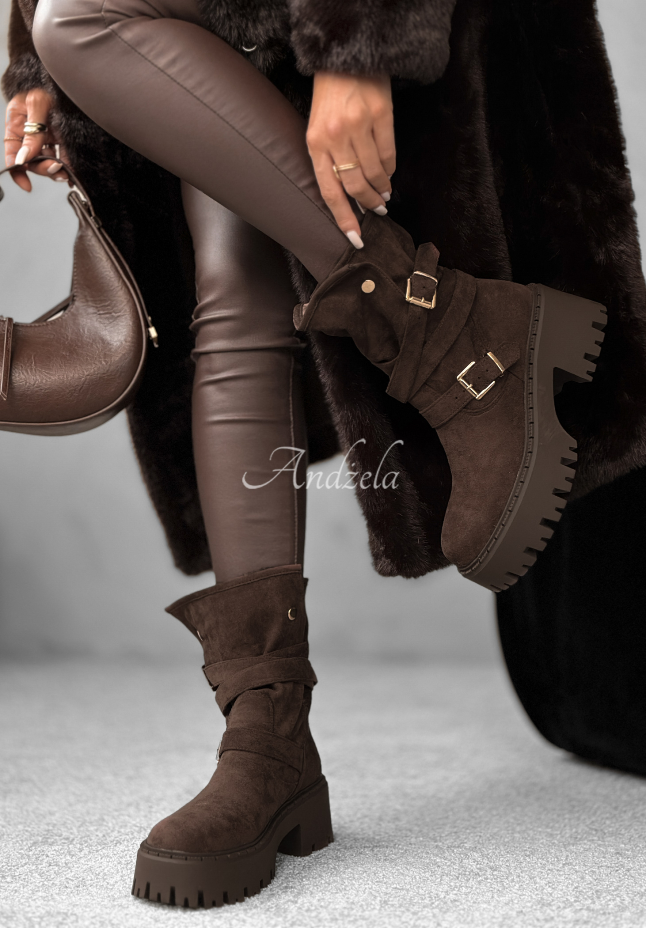 Wildleder Stiefeletten mit Schnallen Warm Ember Schokoladenbraun