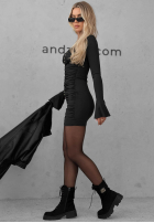 Kleid mini z marszczeniami i długimi rękawami Pretty Trouble Schwarz