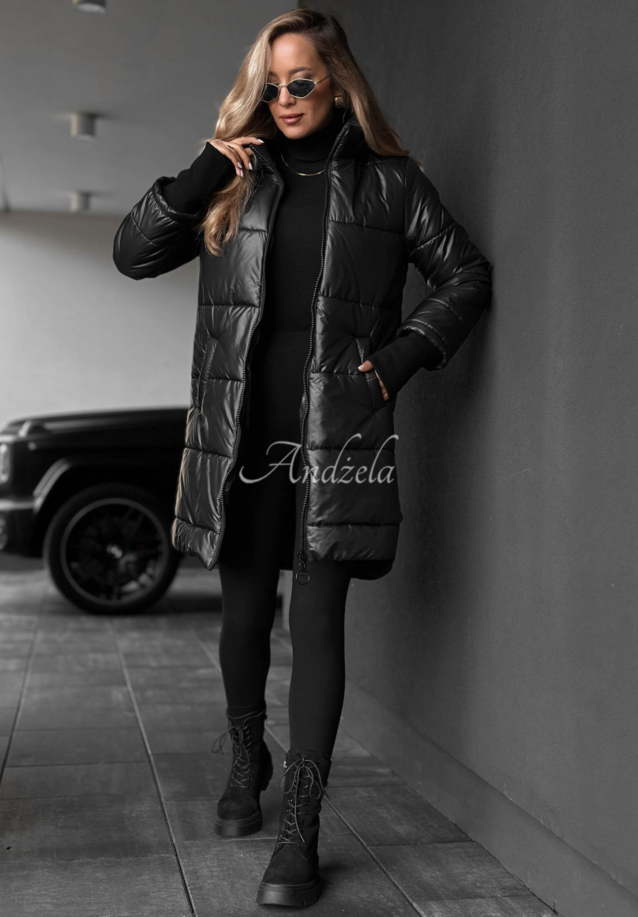 Lange, gesteppte Jacke mit Kapuze Cinnamon Latte Schwarz