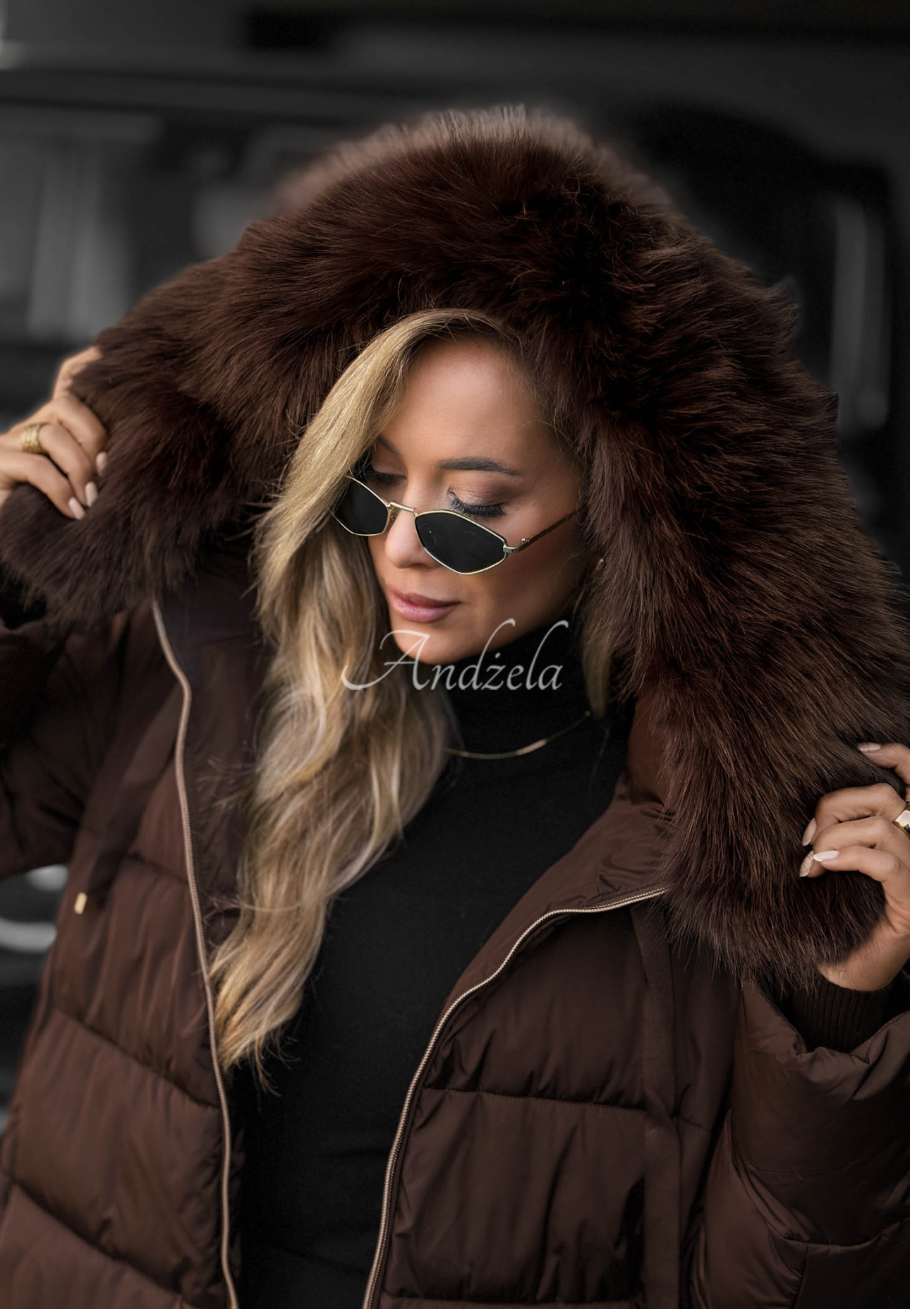 Lange, gesteppte Jacke mit Fellimitat Winter Sunday Schokoladenbraun