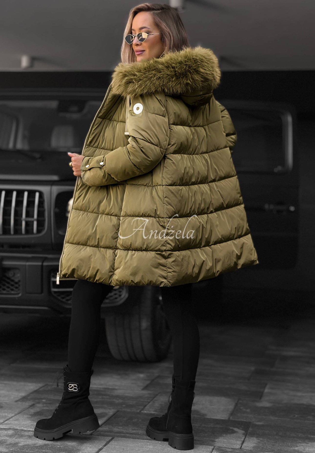 Lange, gesteppte Jacke mit Fellimitat Winter Sunday Khaki