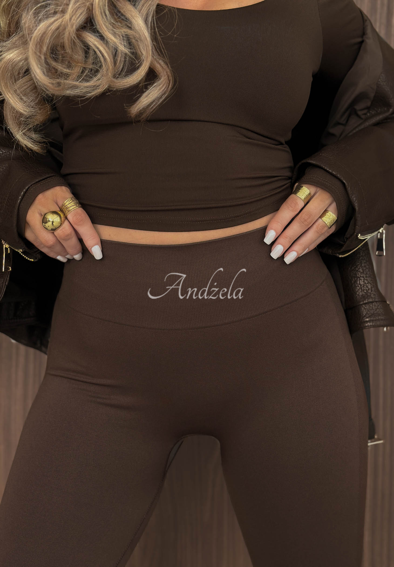 Figurbetonte Leggings mit breitem Bund Daily Ritual Schokoladenbraun