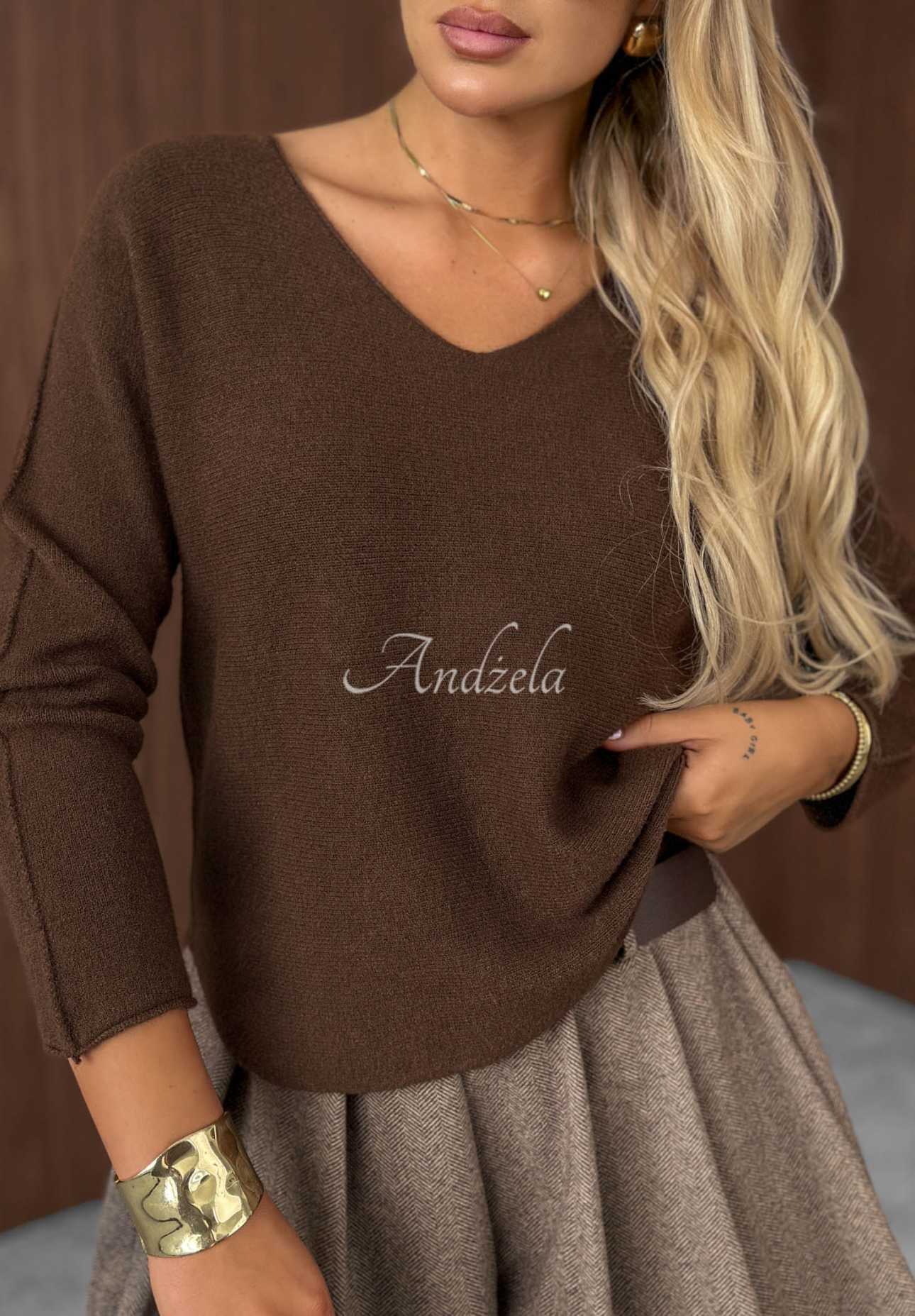 Leichter Viskose-Pullover mit V-Ausschnitt Amber Woods Schokoladenbraun