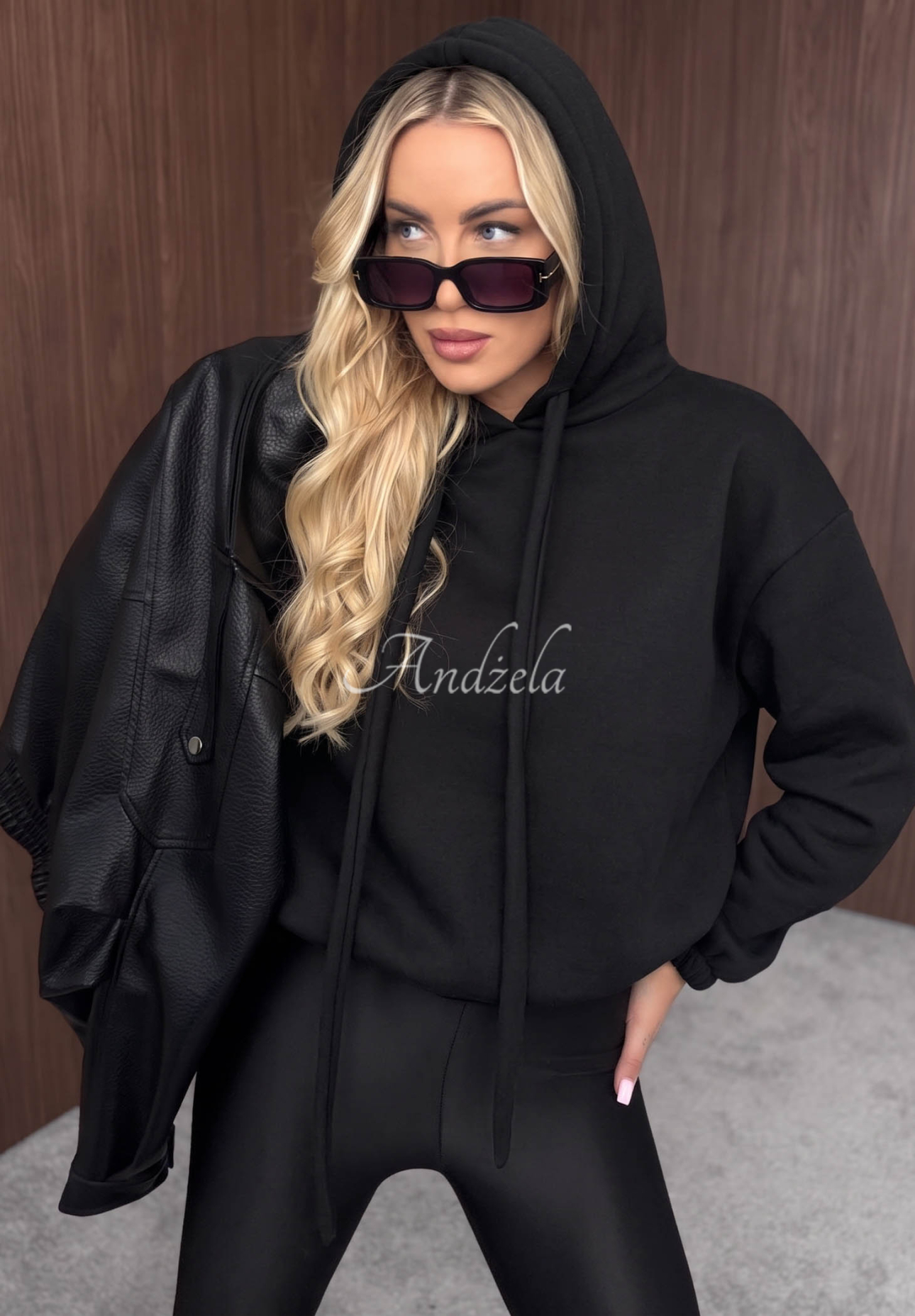 Oversize-Kapuzenpullover aus Baumwolle Not Quite Schwarz