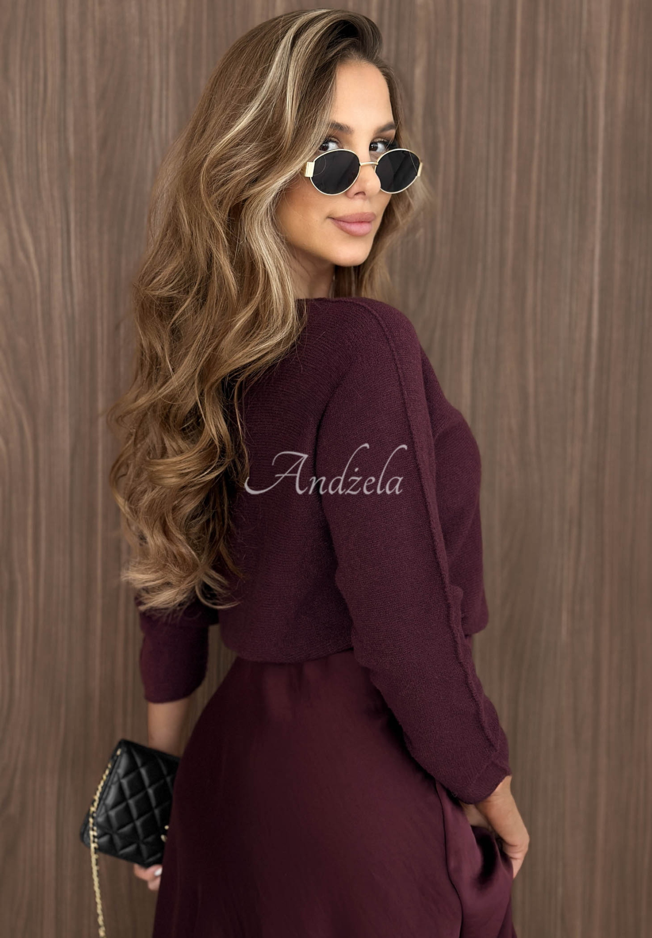 Leichter Viskose-Pullover mit V-Ausschnitt Amber Woods Beerenfarben