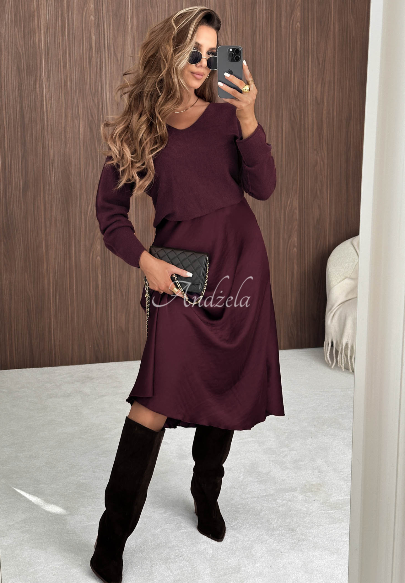 Leichter Viskose-Pullover mit V-Ausschnitt Amber Woods Beerenfarben