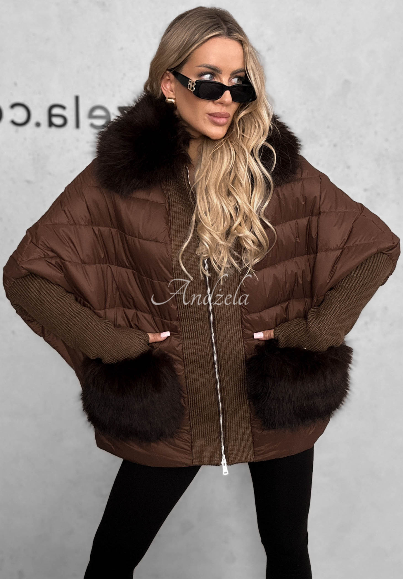 Kurze Steppjacke mit Fellbesatz Apple Crumble Schokoladenbraun