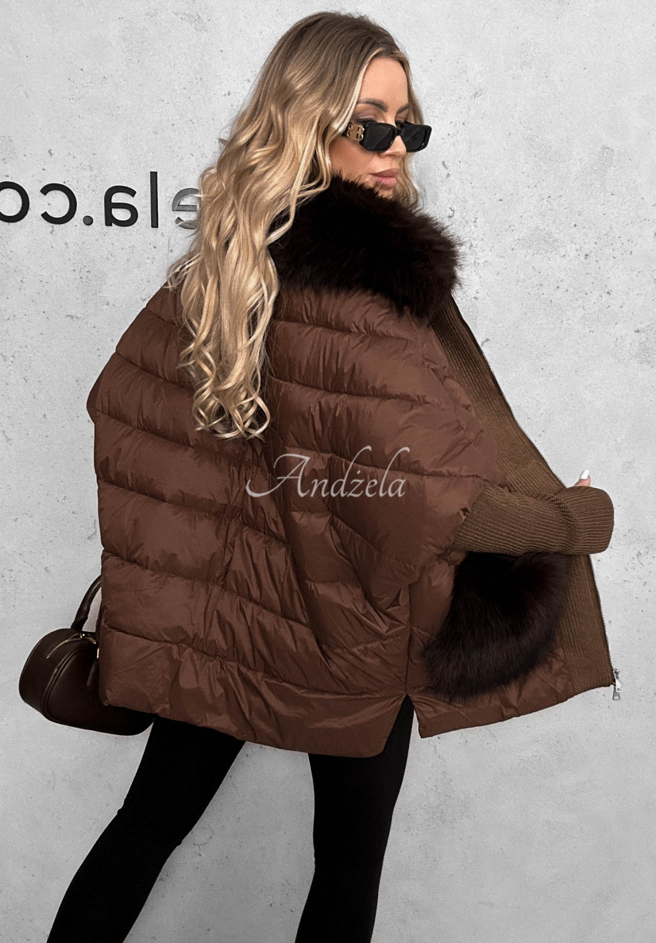 Kurze Steppjacke mit Fellbesatz Apple Crumble Schokoladenbraun