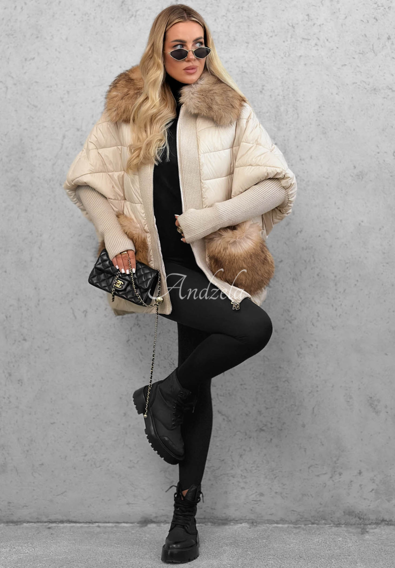 Kurze Steppjacke mit Fellbesatz Apple Crumble Hell Beige