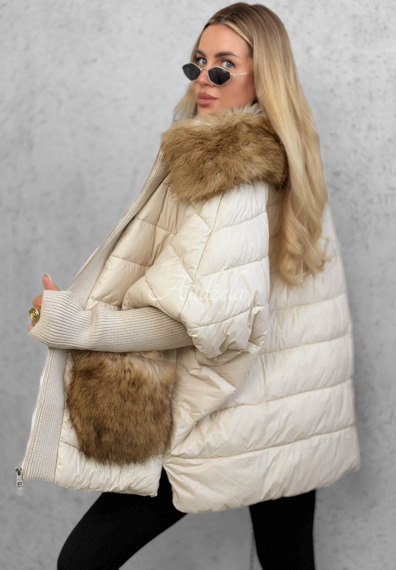 Kurze Steppjacke mit Fellbesatz Apple Crumble Hell Beige