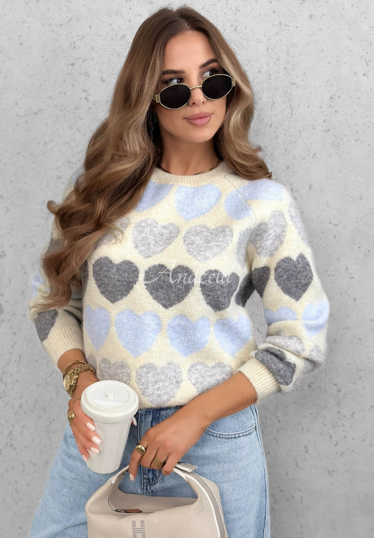 Weicher Pullover mit Herzchenmuster und Wolle Soft Hearts Beige-Himmelblau