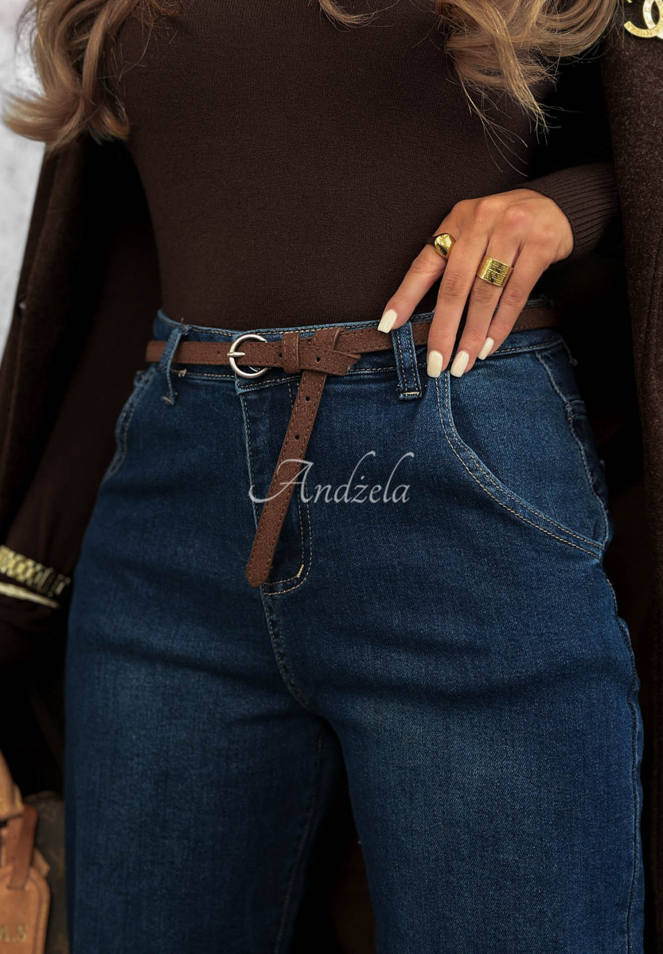 Mom-Fit Jeans mit Gürtel Running Late dunkelblau