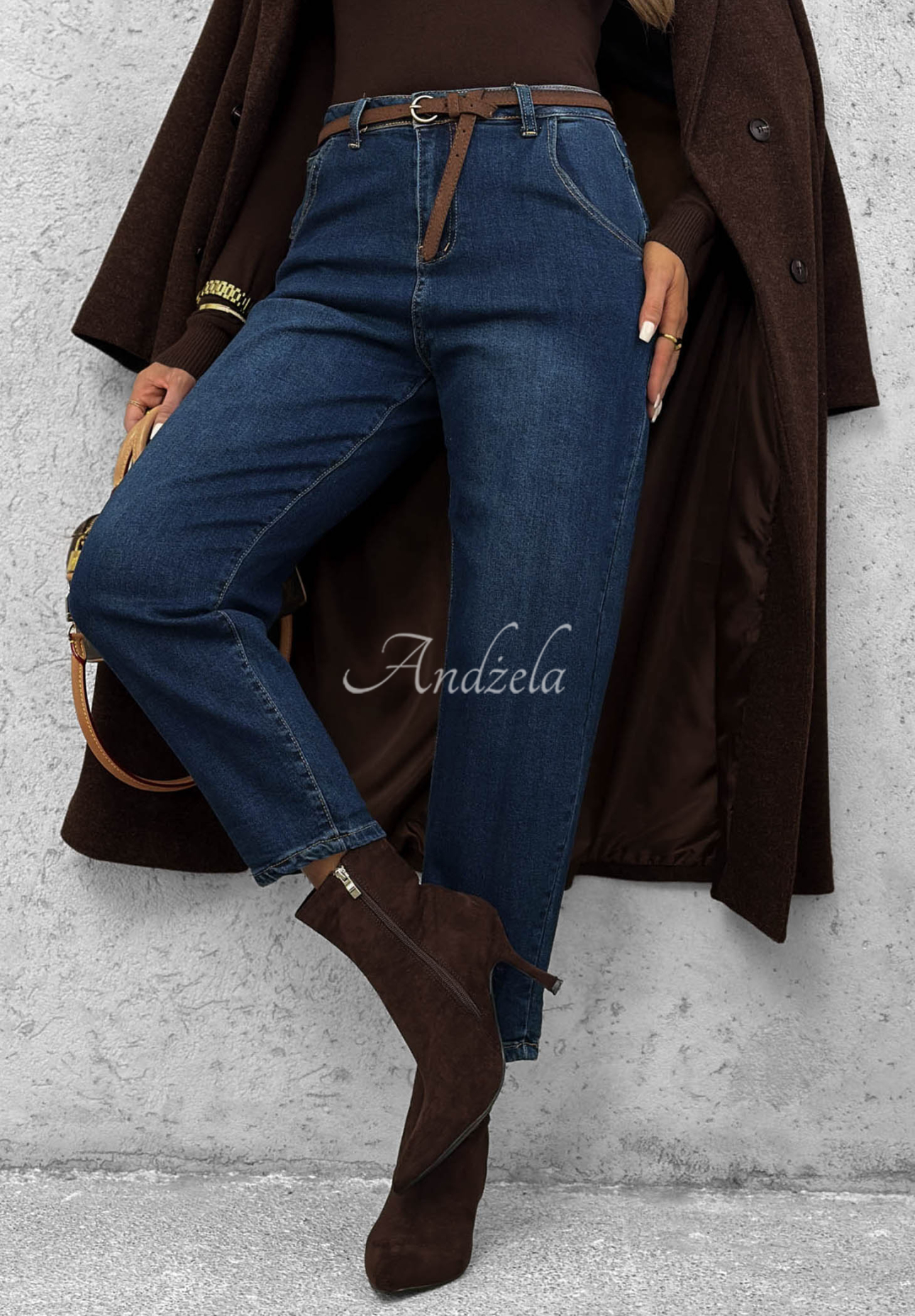 Mom-Fit Jeans mit Gürtel Running Late dunkelblau