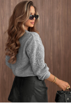Miękki Pullover z ozdobnym haftem October Days Beige
