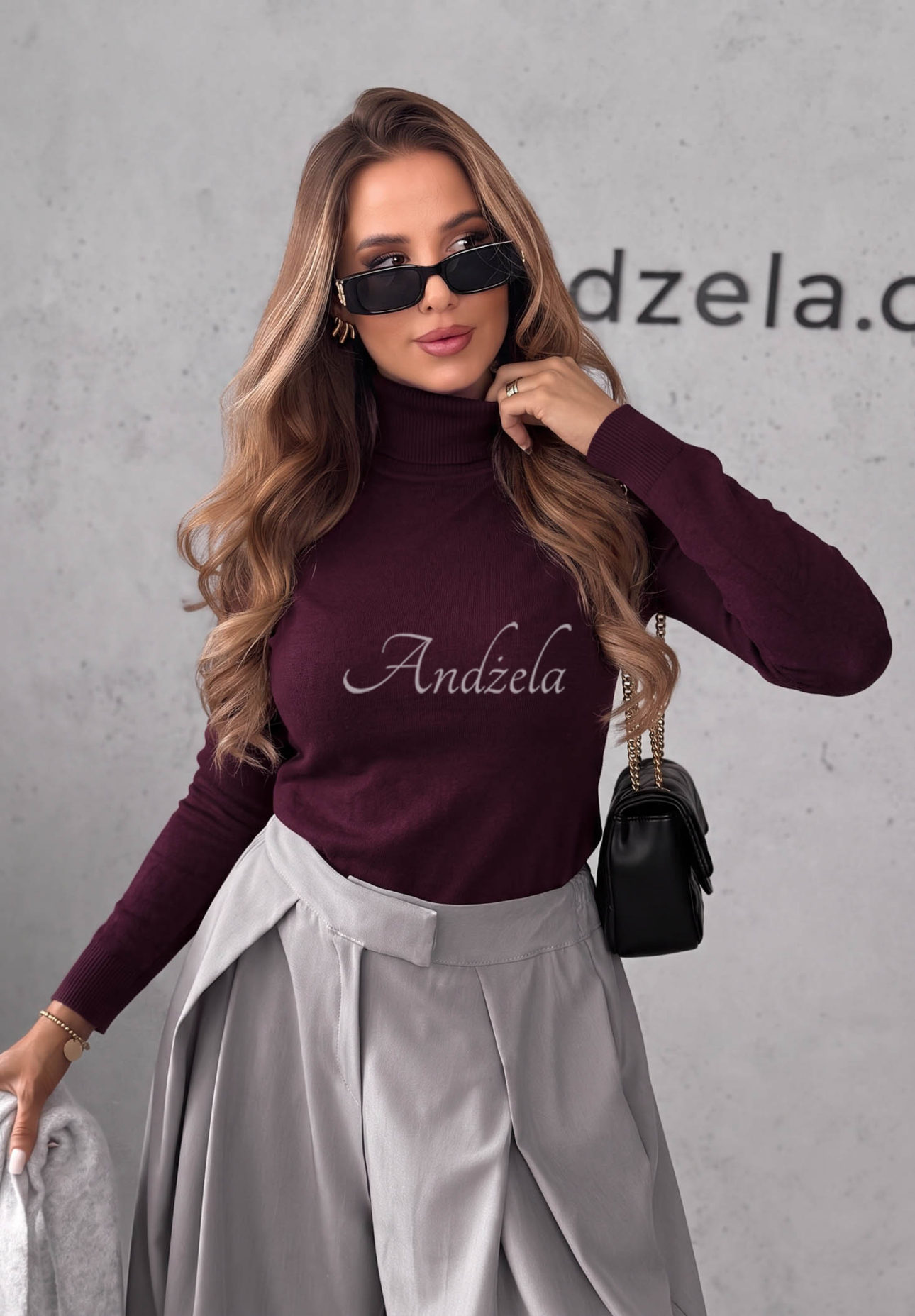 Figurnaher Rollkragenpullover Solange Beerenfarben