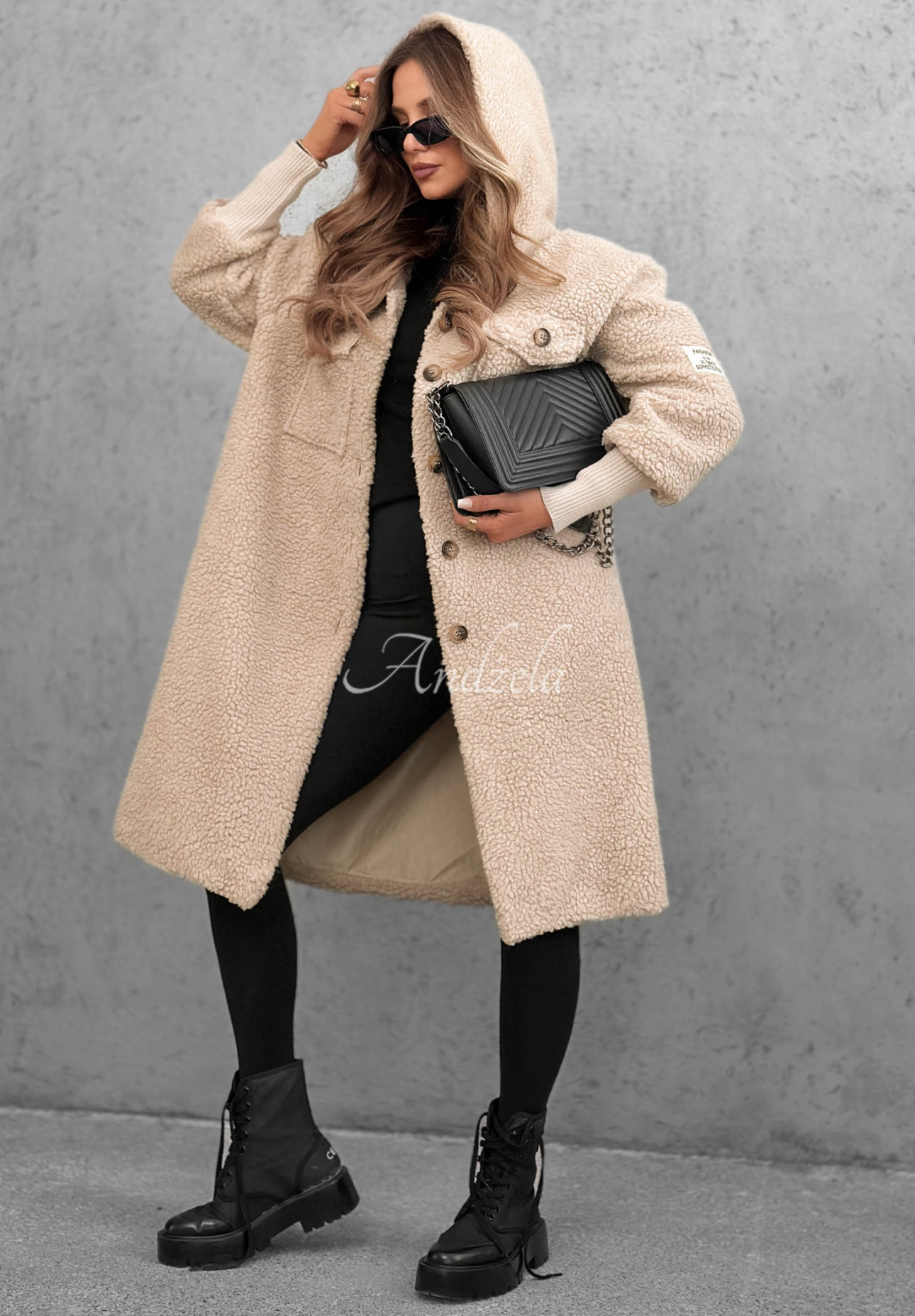 Langer Lammfellmantel mit Kapuze Aspen Babe Beige