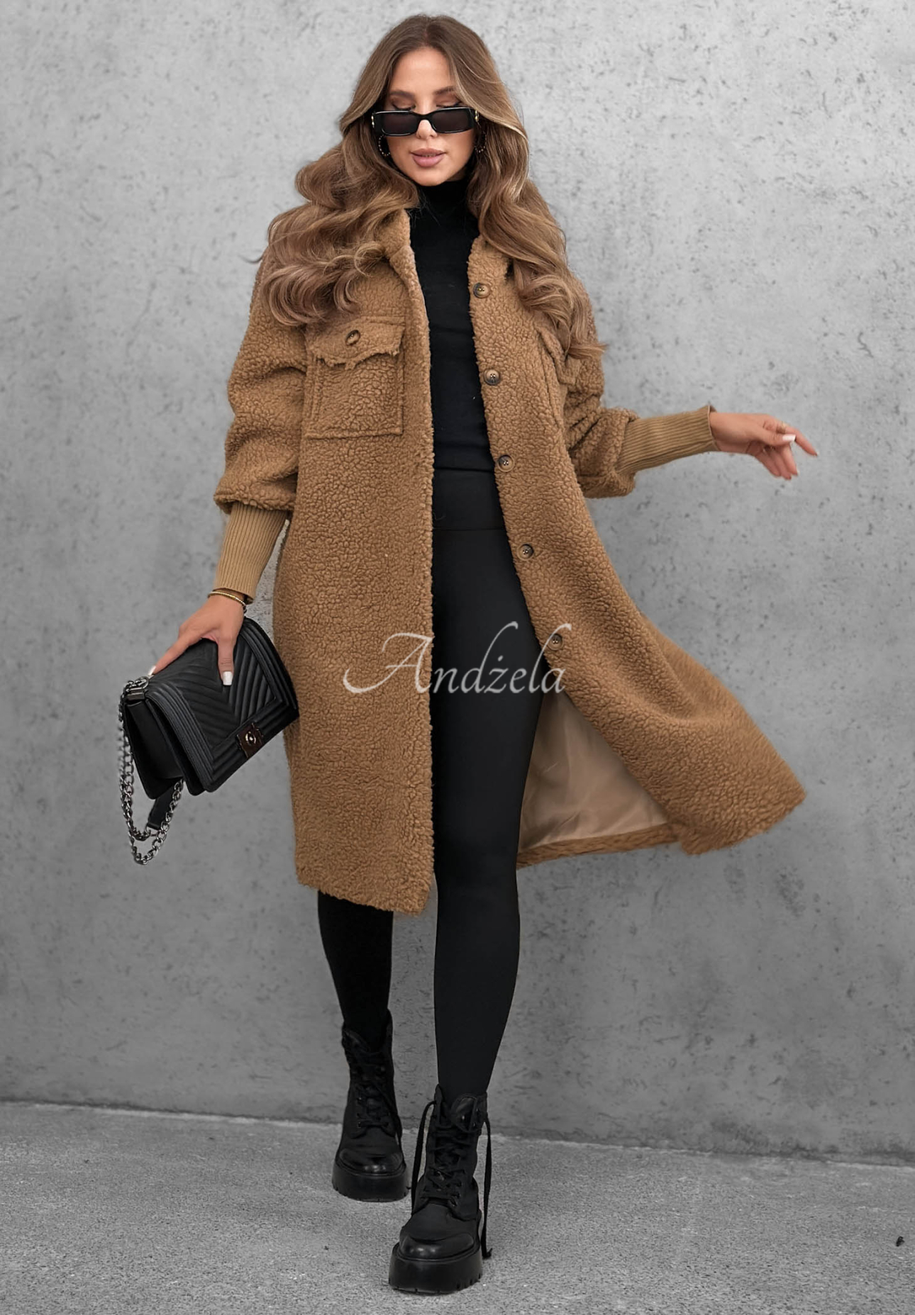 Langer Lammfellmantel mit Kapuze Aspen Babe Camel