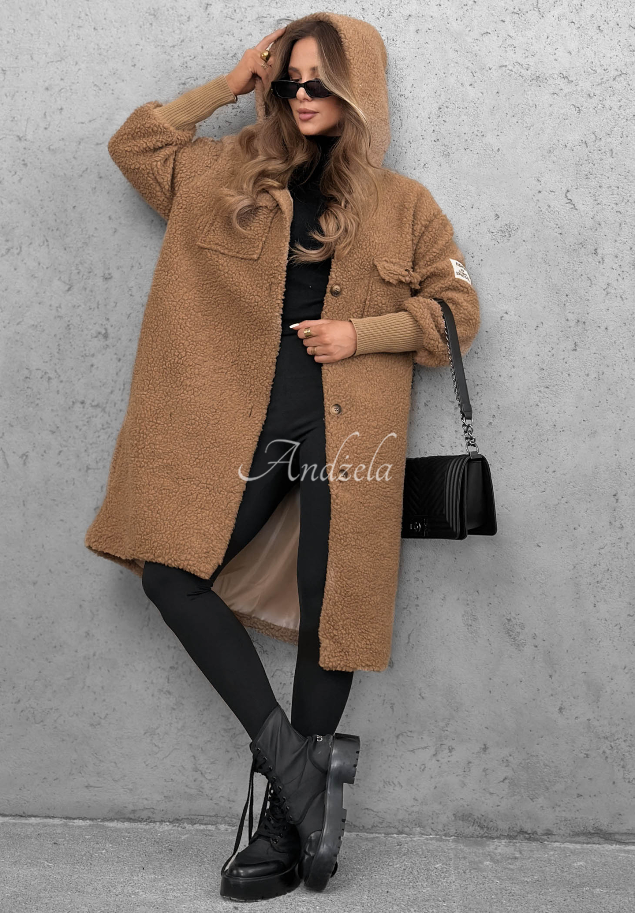 Langer Lammfellmantel mit Kapuze Aspen Babe Camel