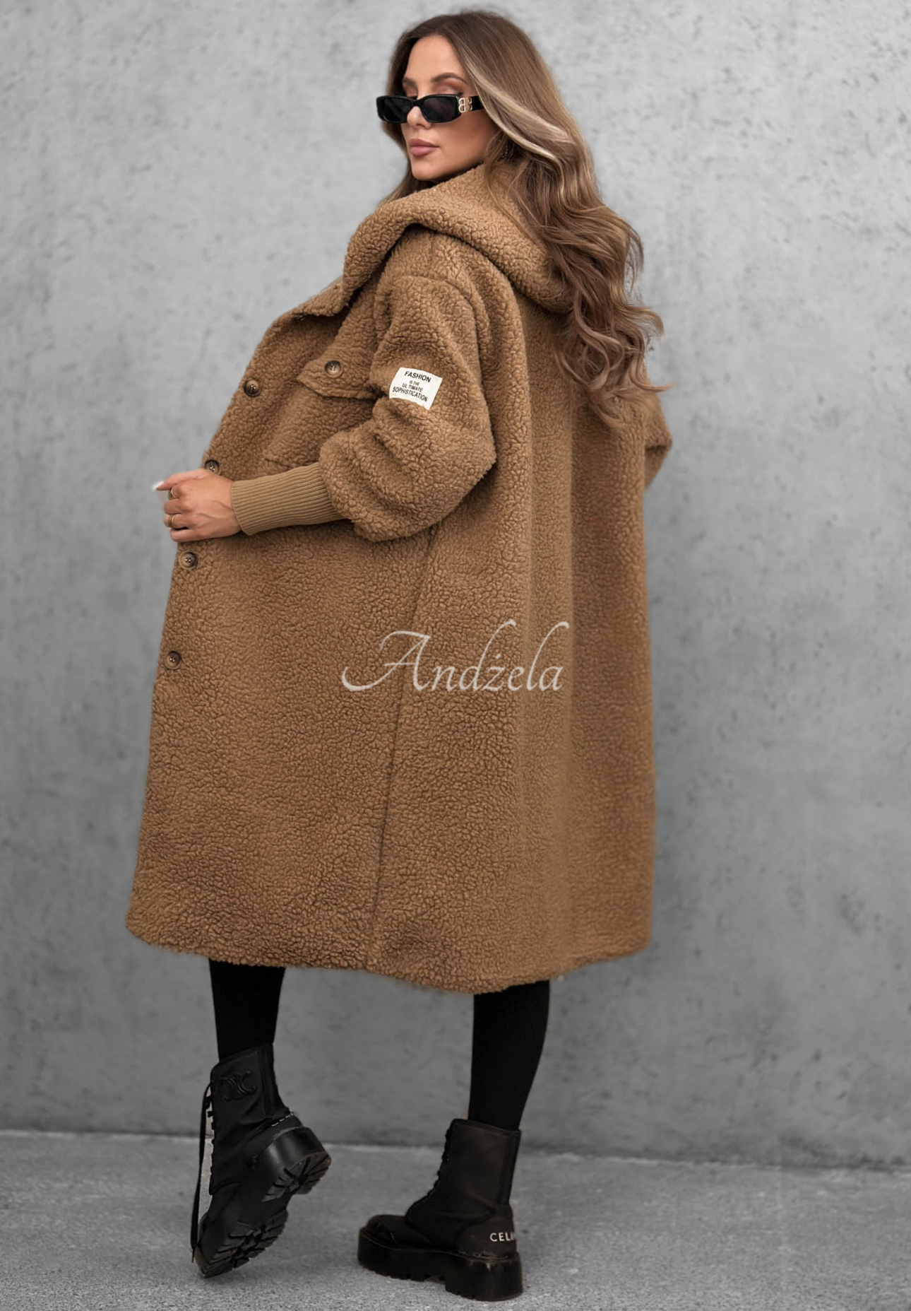 Langer Lammfellmantel mit Kapuze Aspen Babe Camel