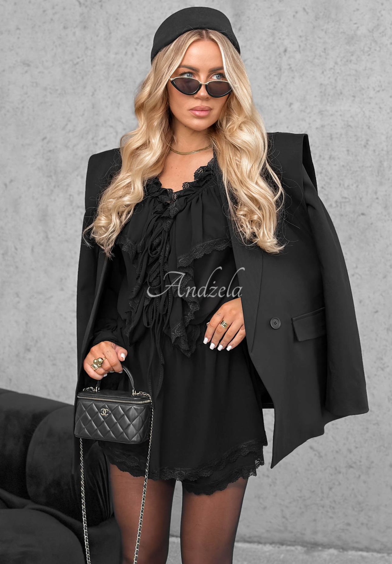 Jumpsuit mit Rüschen und Spitze Say It Slowly Schwarz