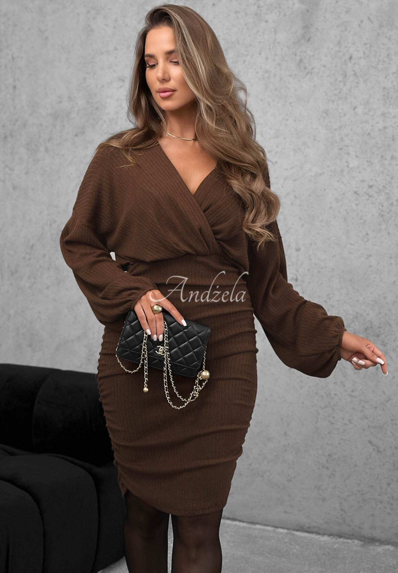 Viskosekleid mit Wickelausschnitt und Raffungen Miss Attitude Schokoladenbraun