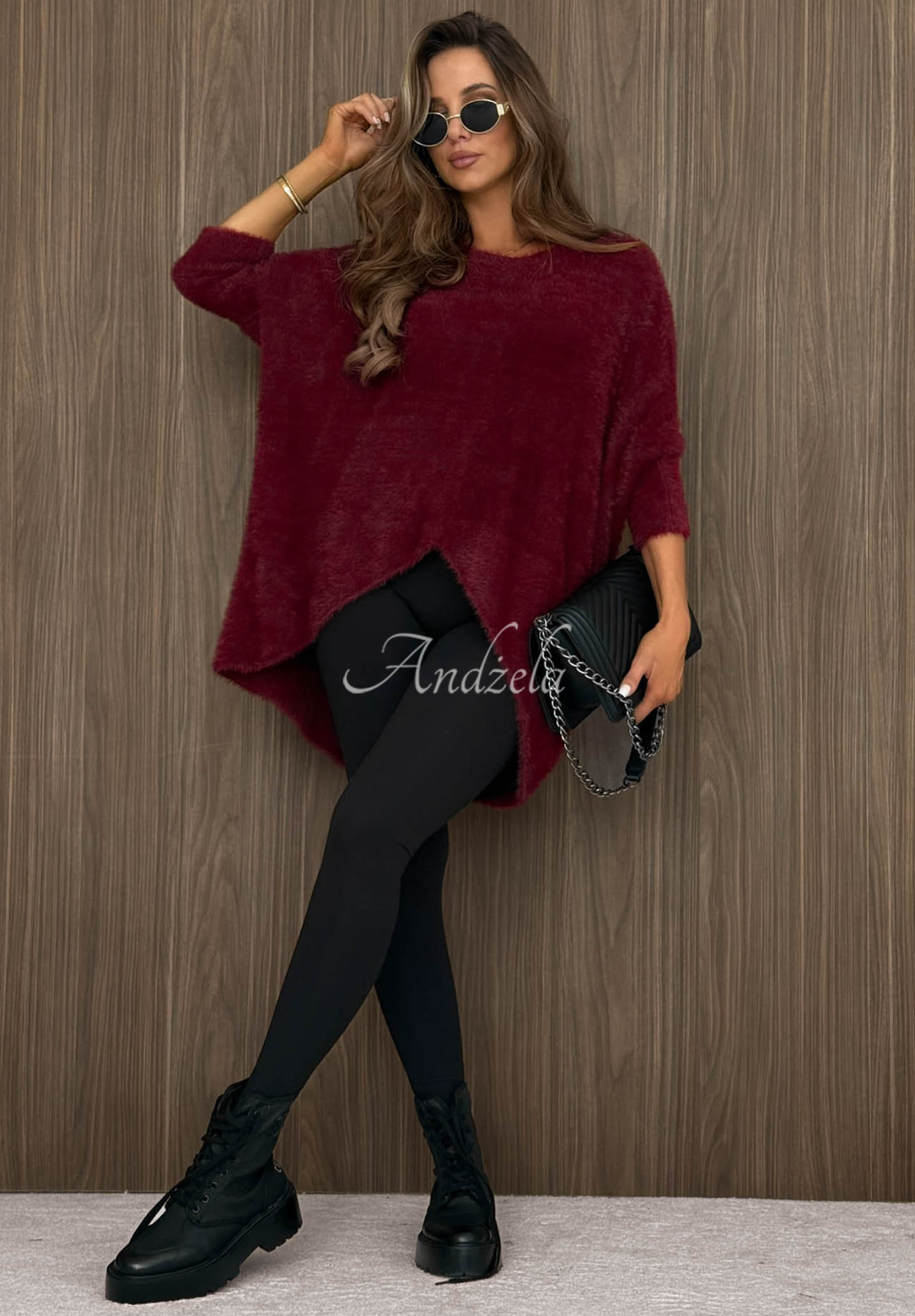 Weicher, asymmetrischer Pullover mit Ausschnitt After Rain Burgunderrot