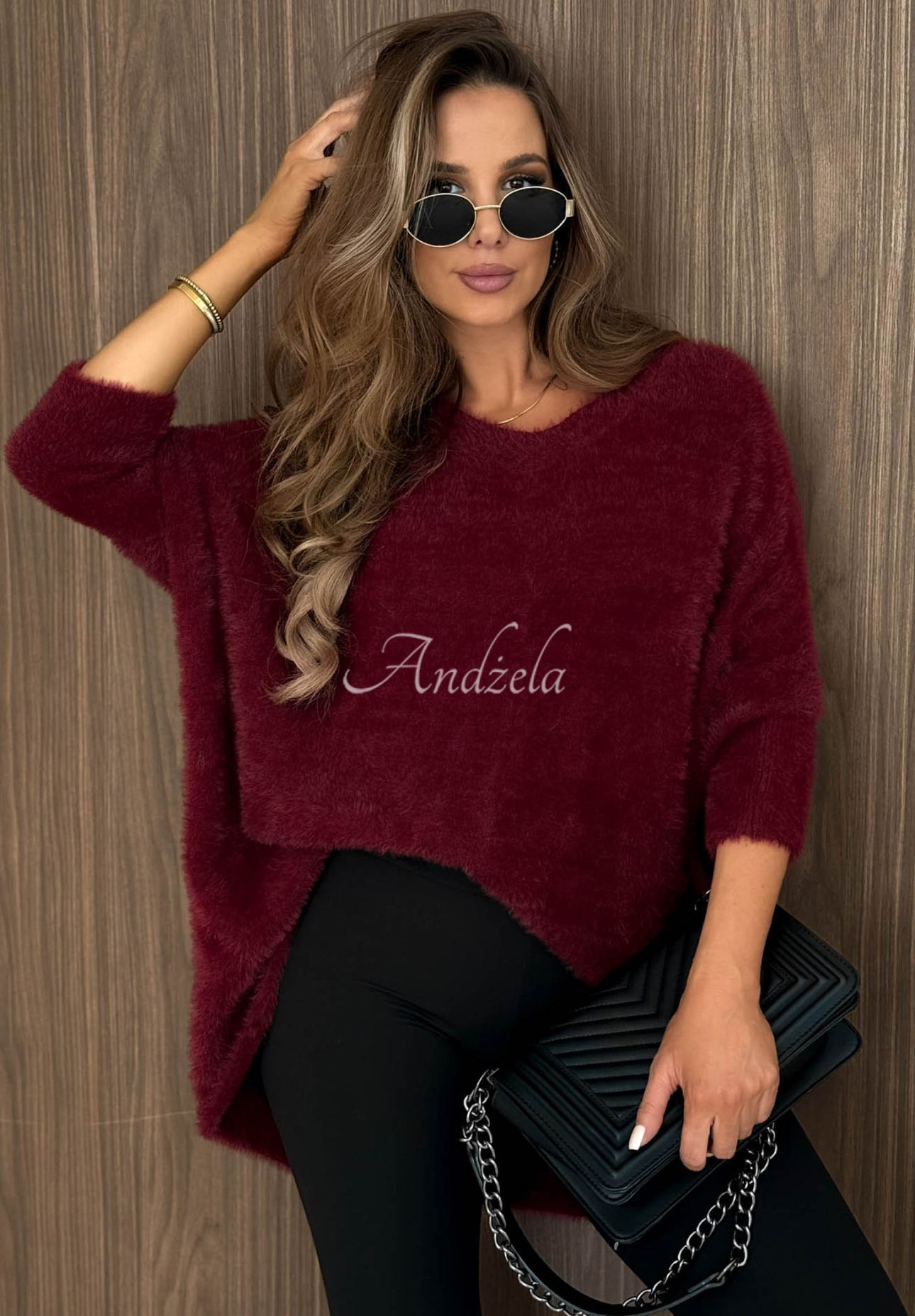 Weicher, asymmetrischer Pullover mit Ausschnitt After Rain Burgunderrot