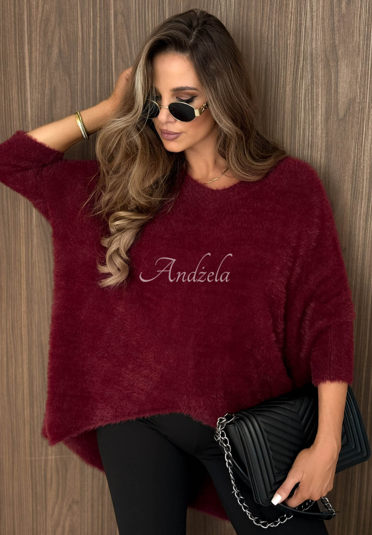 Weicher, asymmetrischer Pullover mit Ausschnitt After Rain Burgunderrot