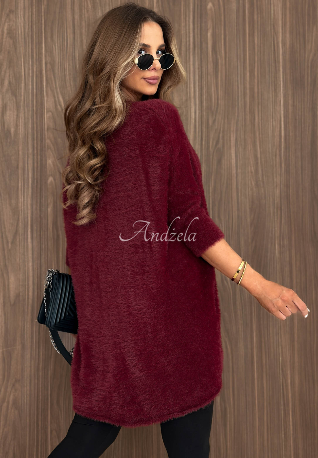 Weicher, asymmetrischer Pullover mit Ausschnitt After Rain Burgunderrot
