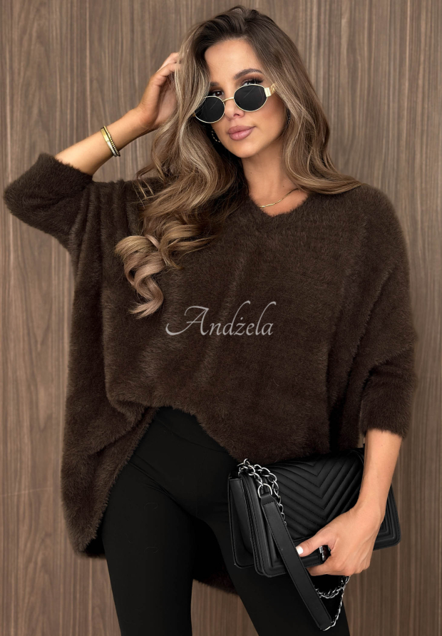 Weicher, asymmetrischer Pullover mit Ausschnitt After Rain Schokoladenbraun